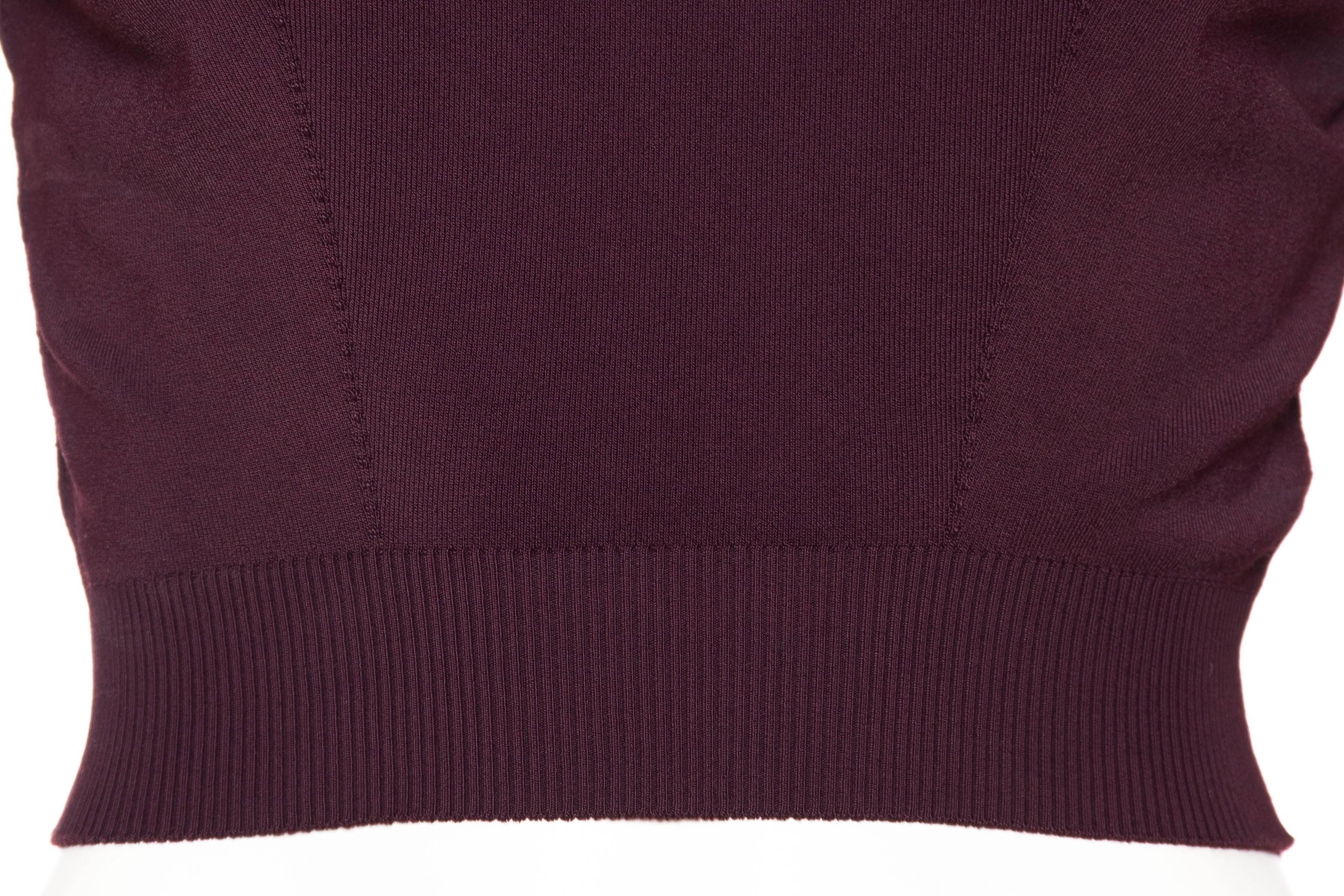 1990er ALAIA Stil Aubergine Viskosemischung stricken perfektes Cropped Top T-Shirt im Angebot 2