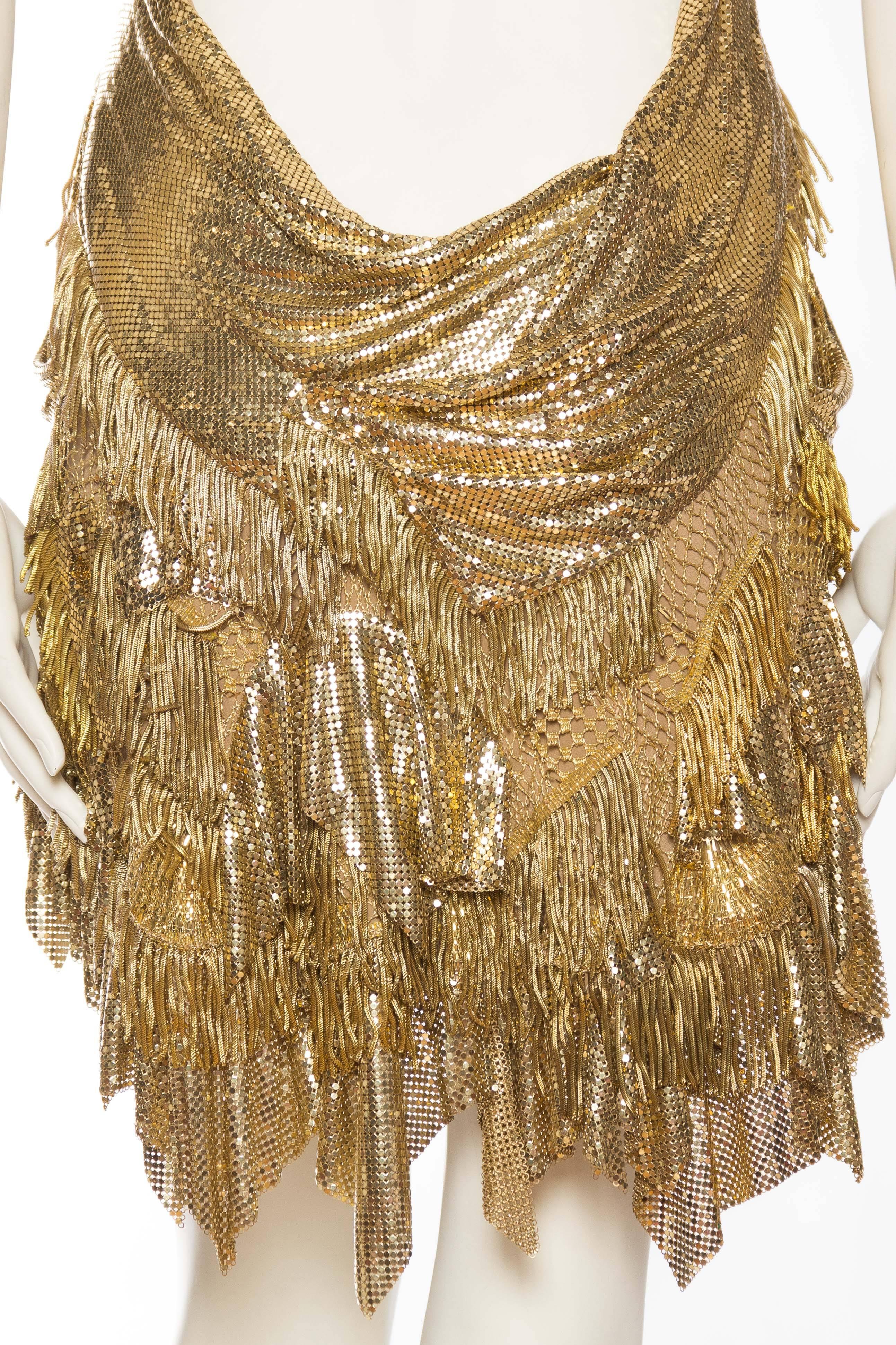 MORPHEW ATELIER - Robe de cocktail à franges en dentelle dorée et maille métallique en vente 4
