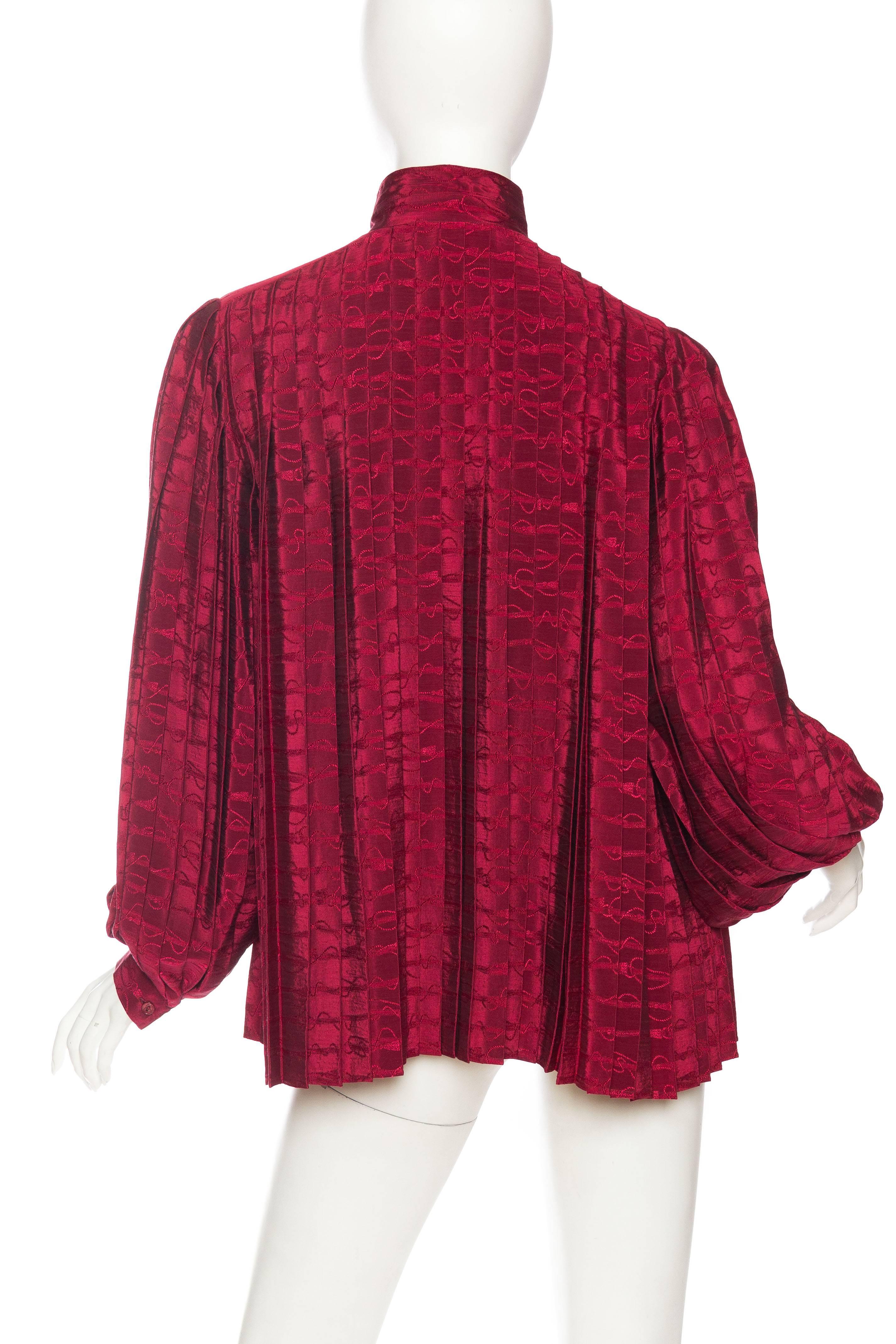 Women's 1970S GUCCI Cranberry Red Silk Jaquard Pleated Blouse For Sale