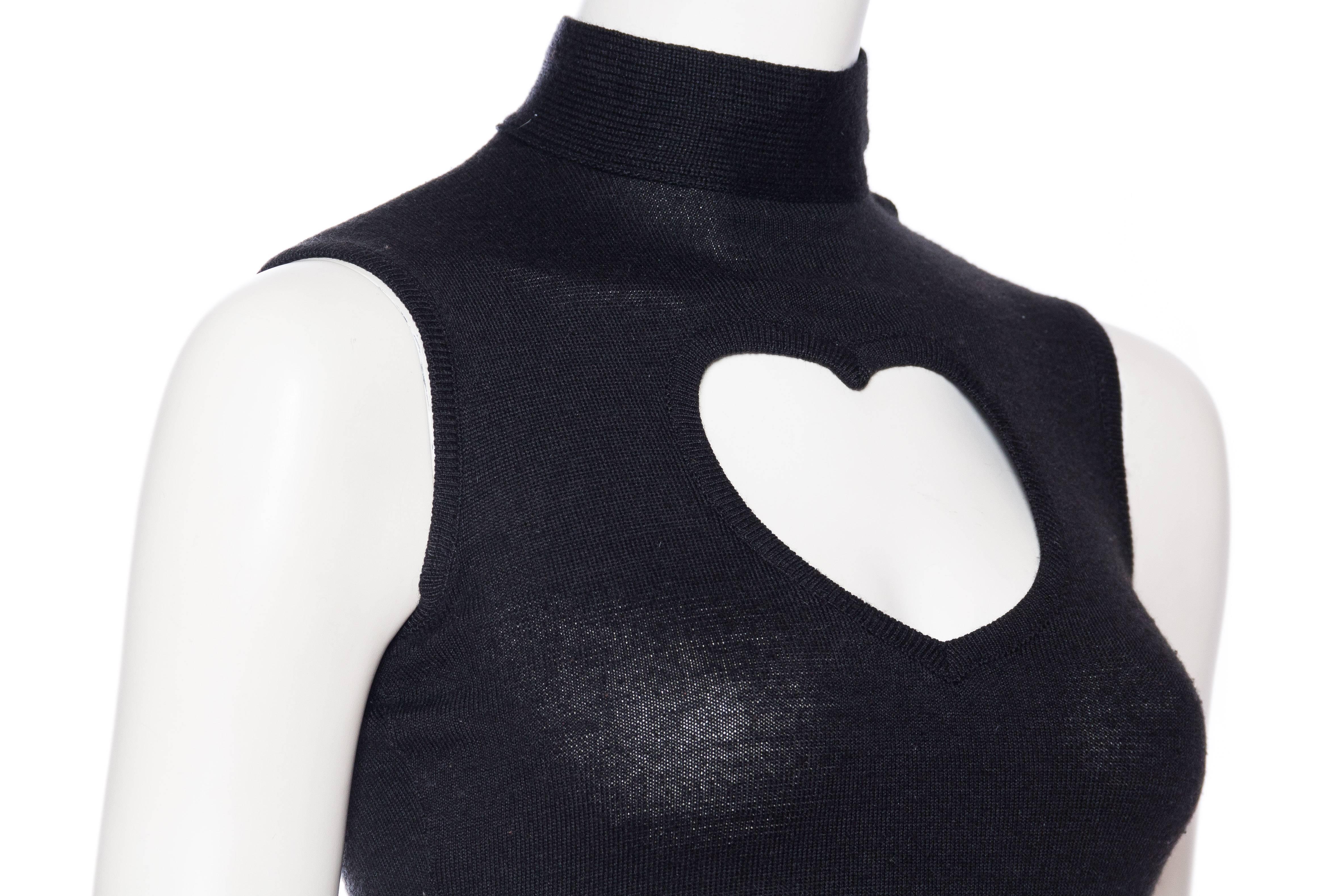 1990S DOROTHEE BIS Wool Blend Knit Heart Cutout Top In Excellent Condition In New York, NY