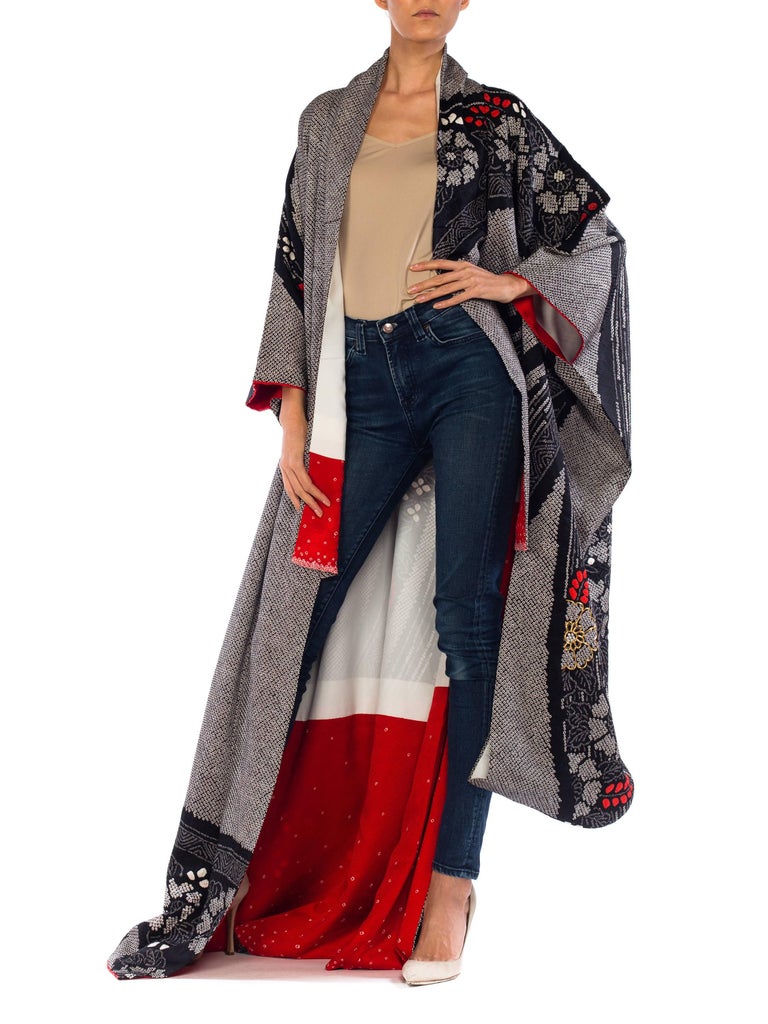 1940S Black Japanese Shibori Silk Geometric Floral Long Length Kimono For Sale 3