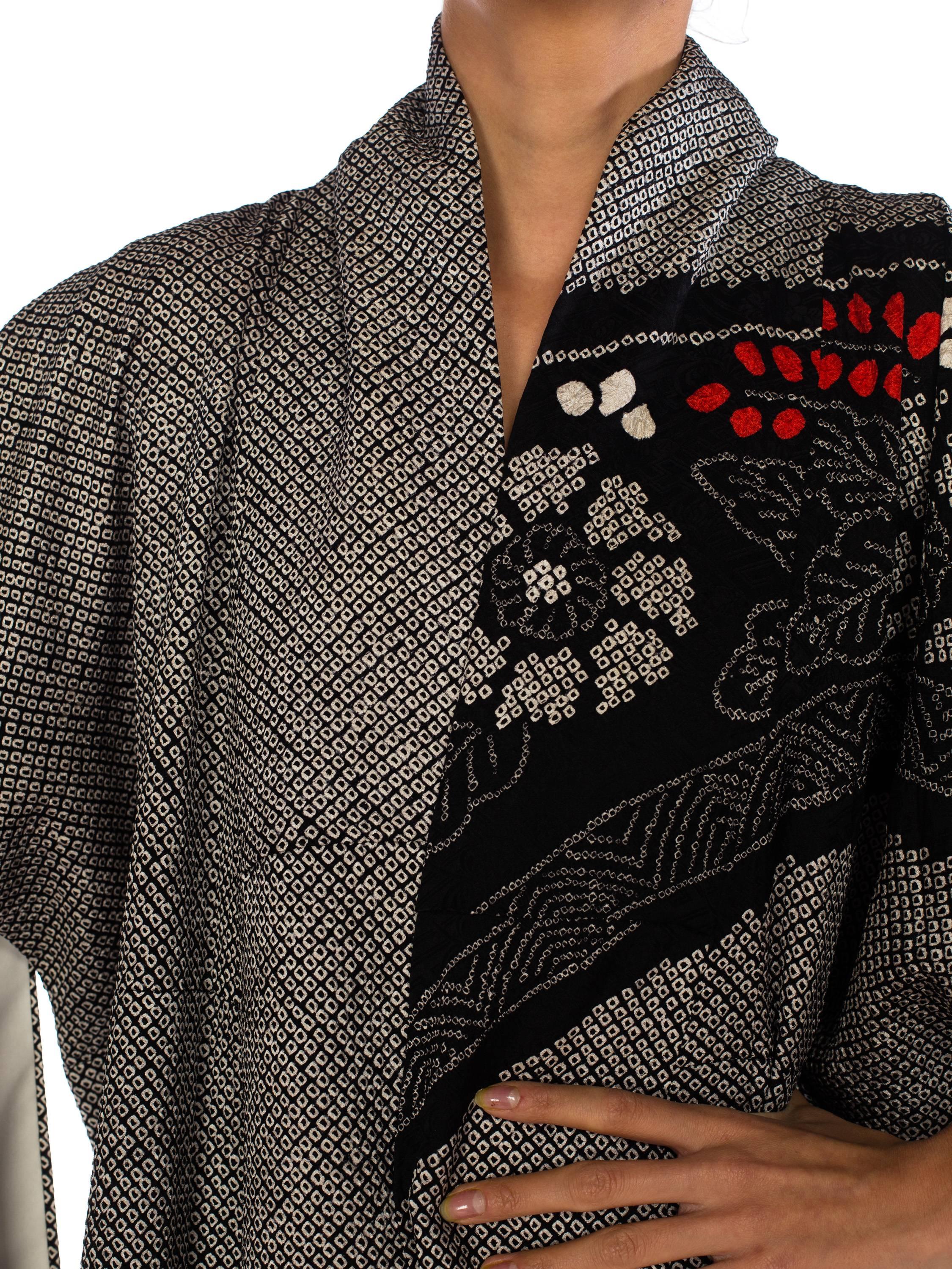 1940S Black Japanese Shibori Silk Geometric Floral Long Length Kimono In Excellent Condition In New York, NY