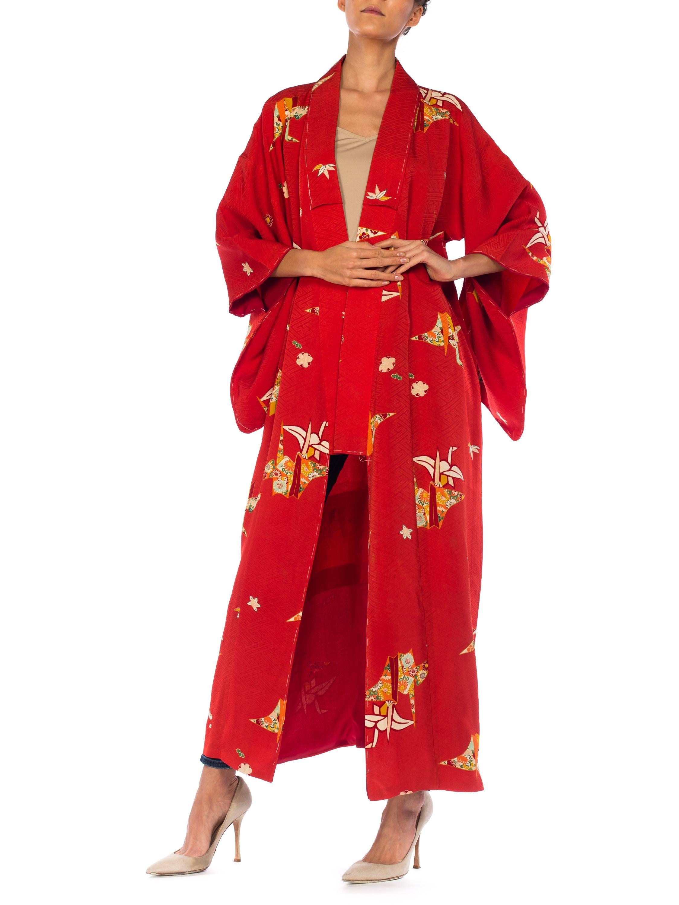 Women's 1960S Red Silk Asian Floral Paper Crane  Kimono Long Length For Sale