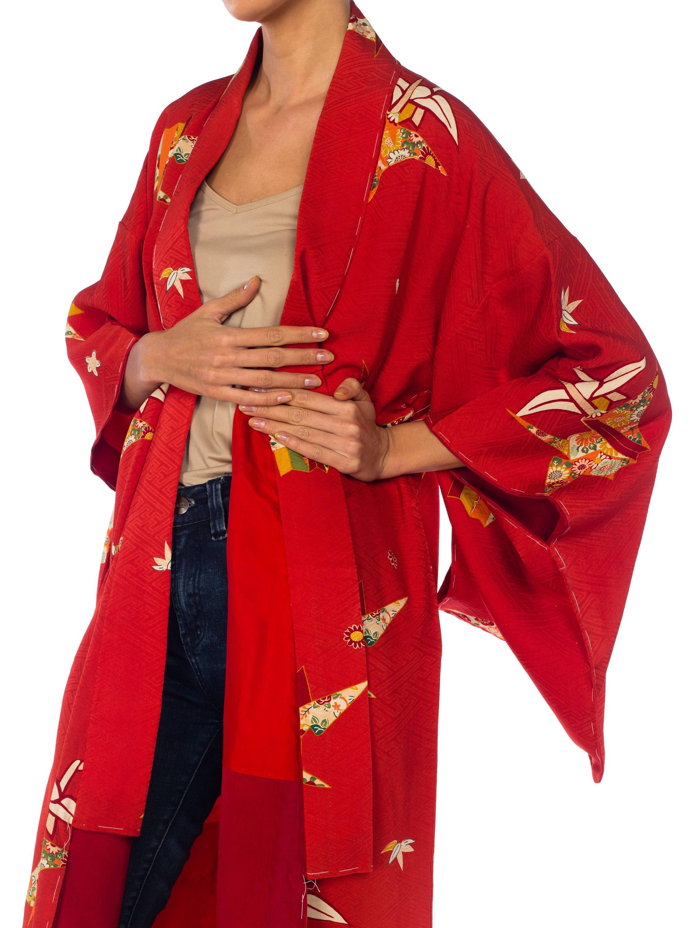 1960S Red Silk Asian Floral Paper Crane  Kimono Long Length In Excellent Condition For Sale In New York, NY