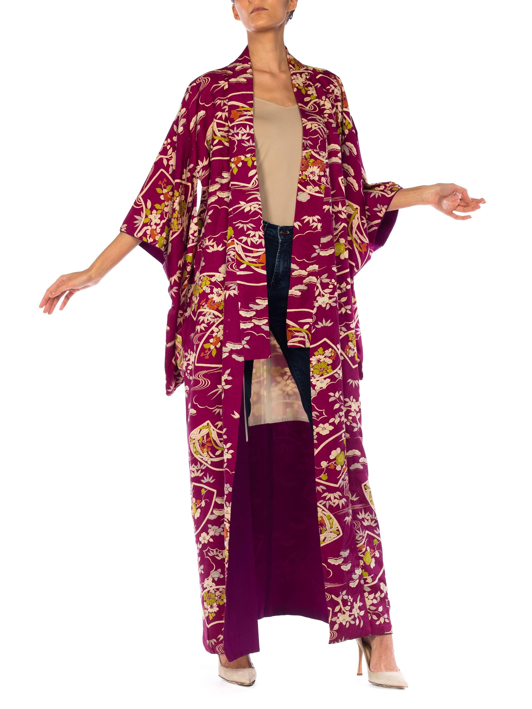 1950S Silk Deep Magenta Floral Bamboo Printed Kimono In Excellent Condition In New York, NY