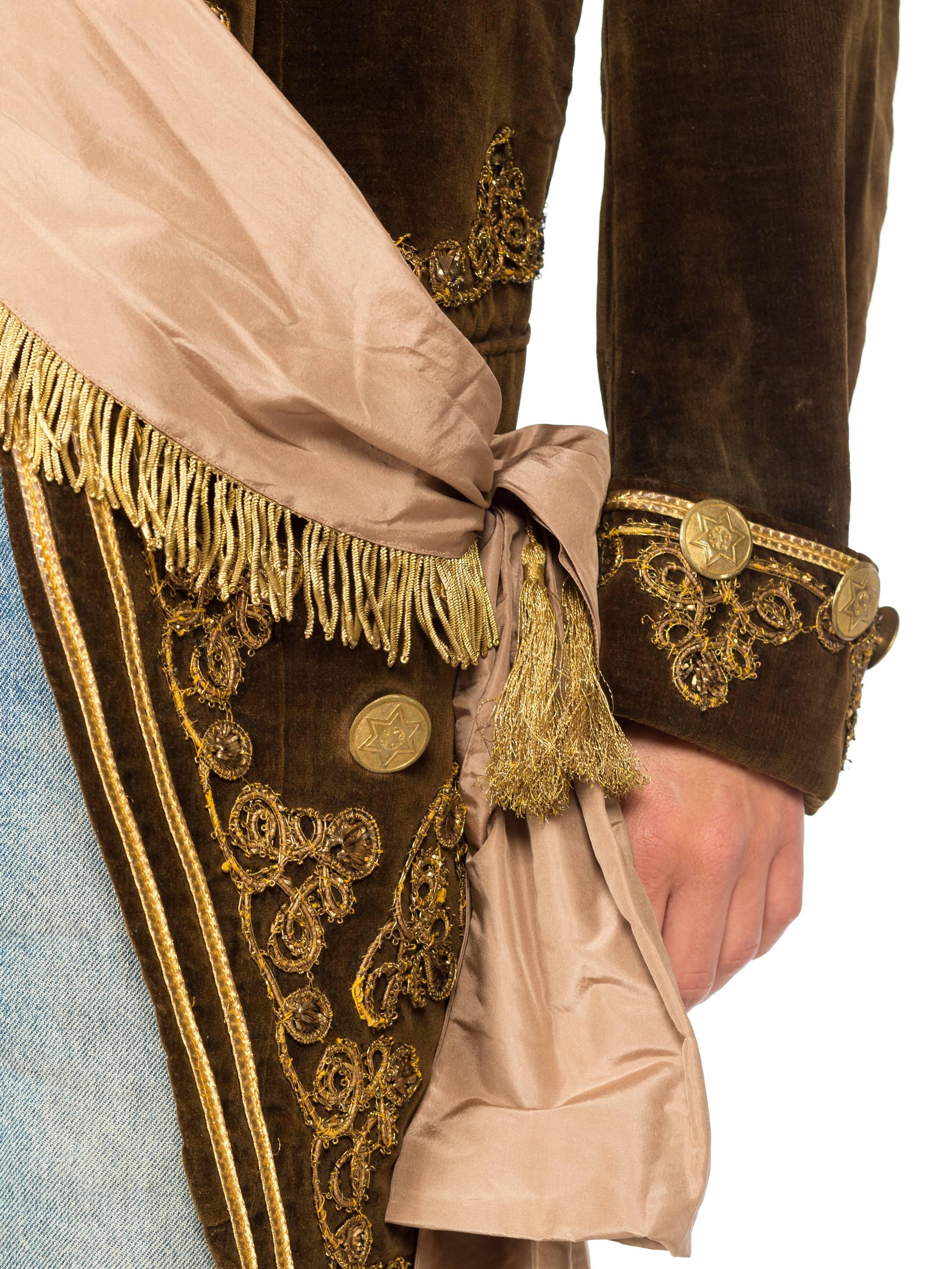 1920S Brown Velvet Men's 18Th Century Style Frock Coat With Antique Gold Metal For Sale 7