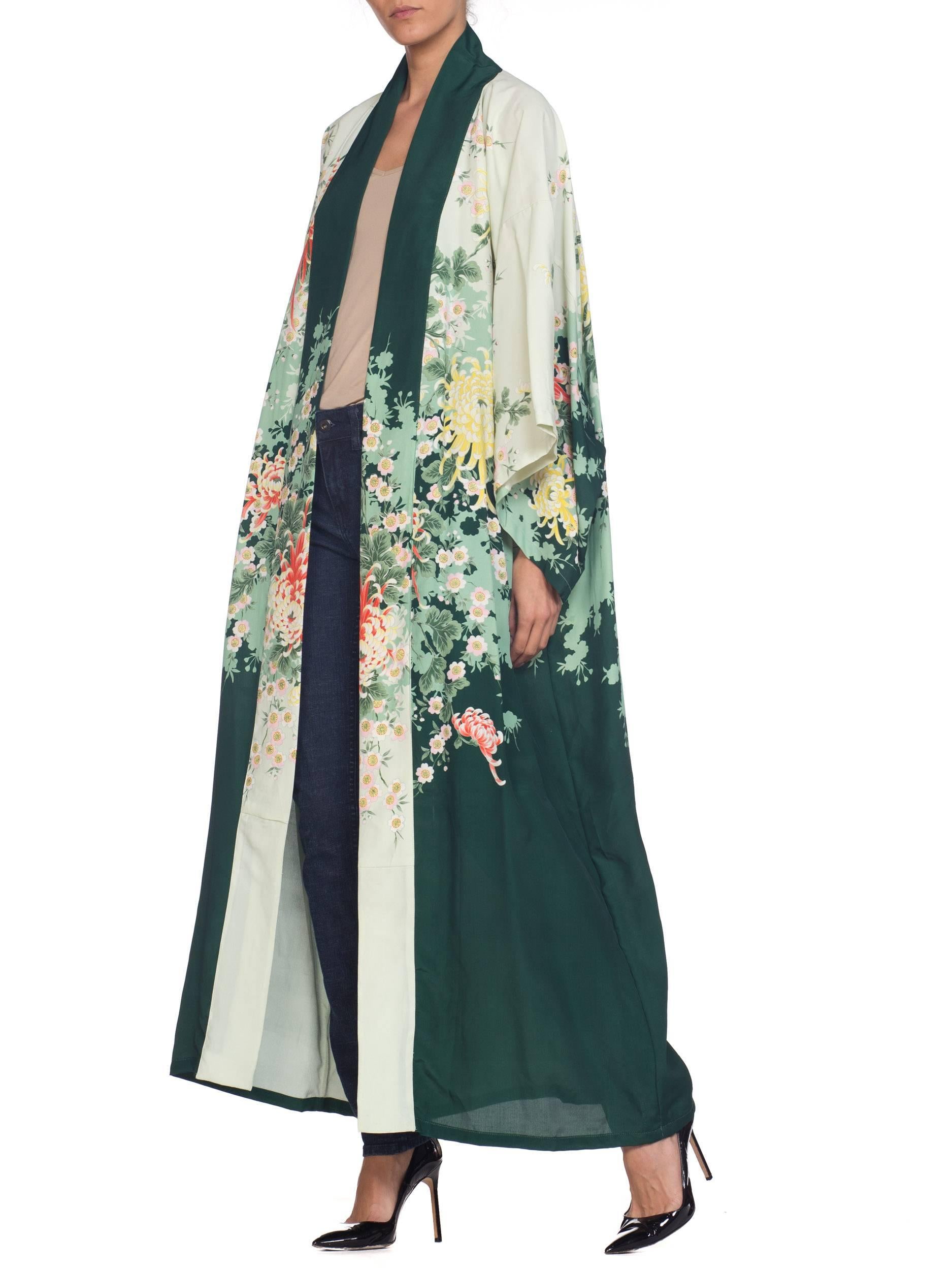 1940s Hand Silk-Screened Japanese Kimono In Good Condition In New York, NY