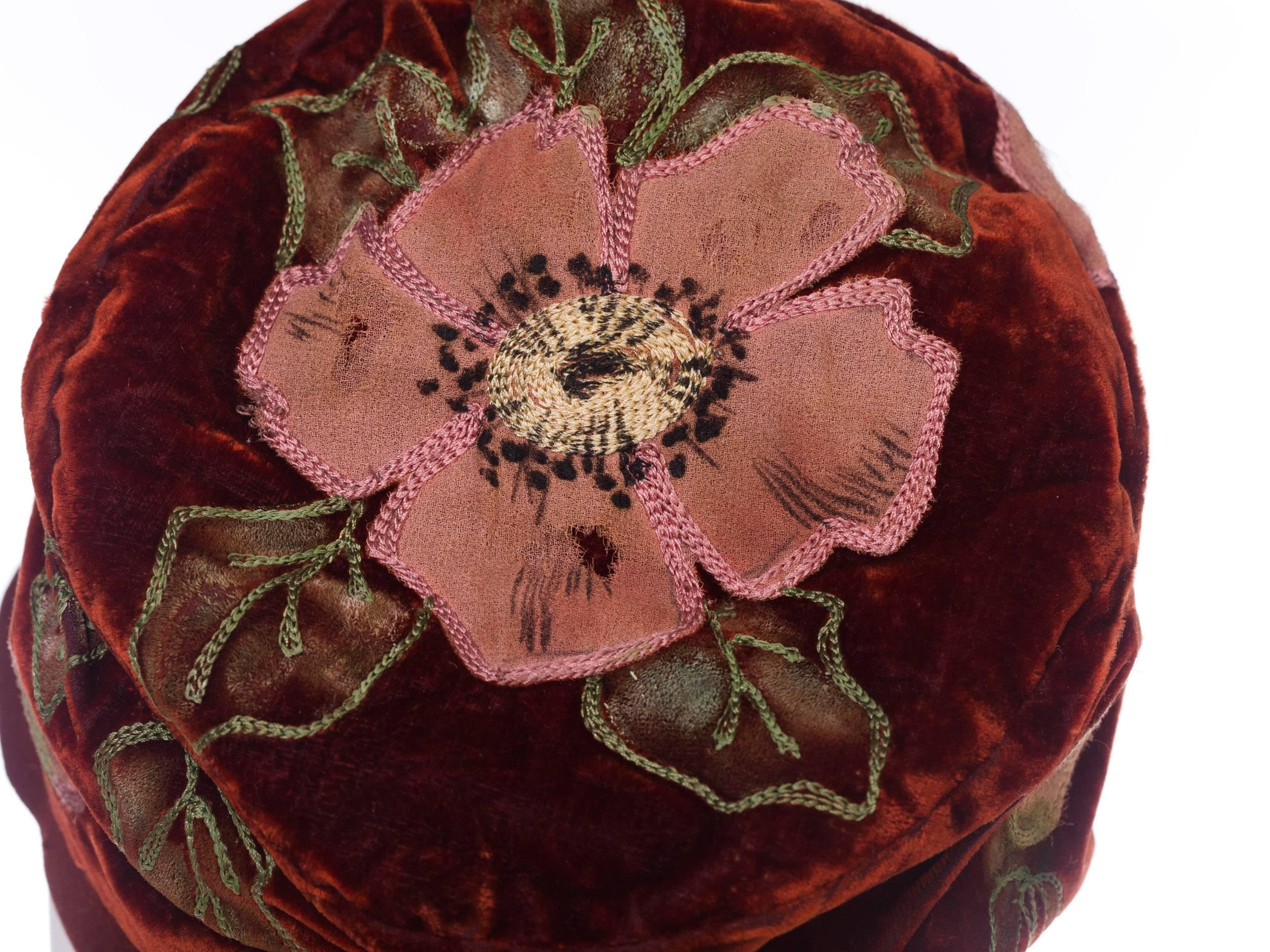Women's 1920s Hand Painted Silk Velvet Cloche
