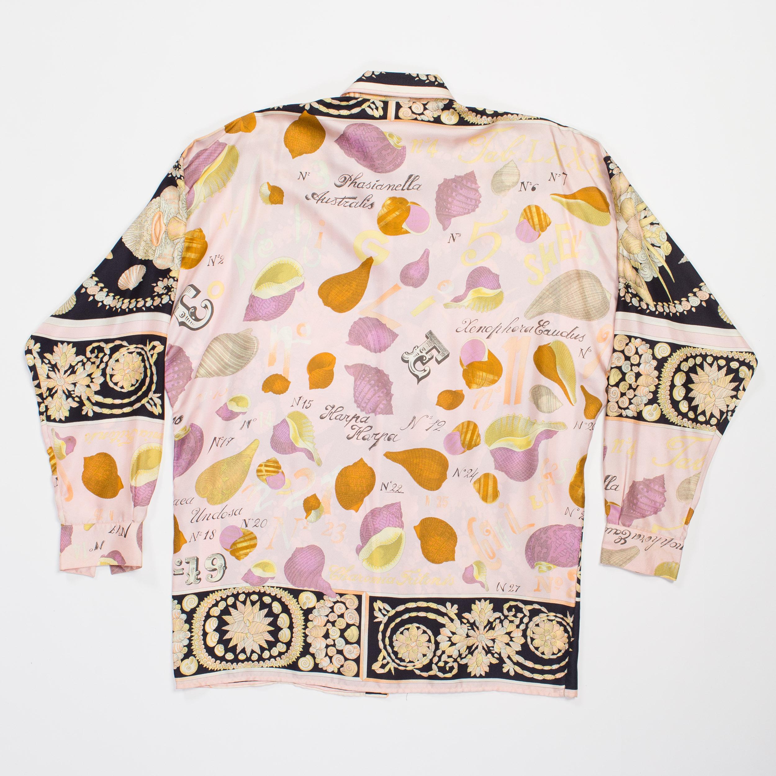 1990s Men's Gianni Versace Baroque Shell Portrait Silk Shirt In Excellent Condition In New York, NY