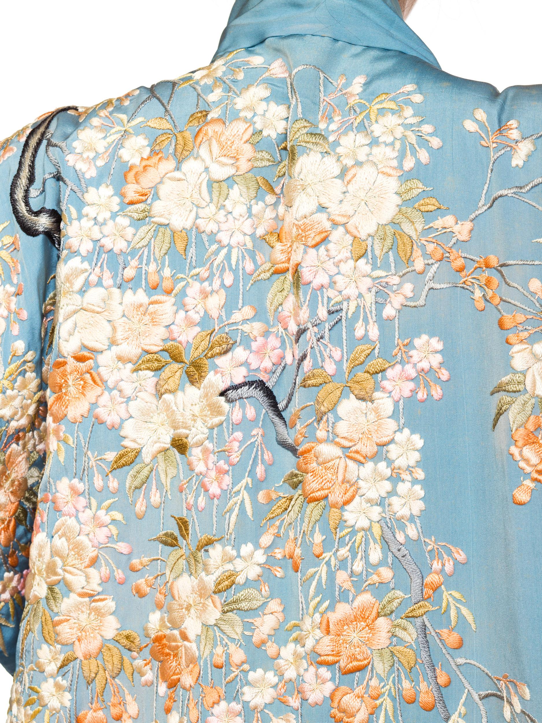 Antique Edwardian Floral Embroidered Japanese Kimono In Good Condition In New York, NY