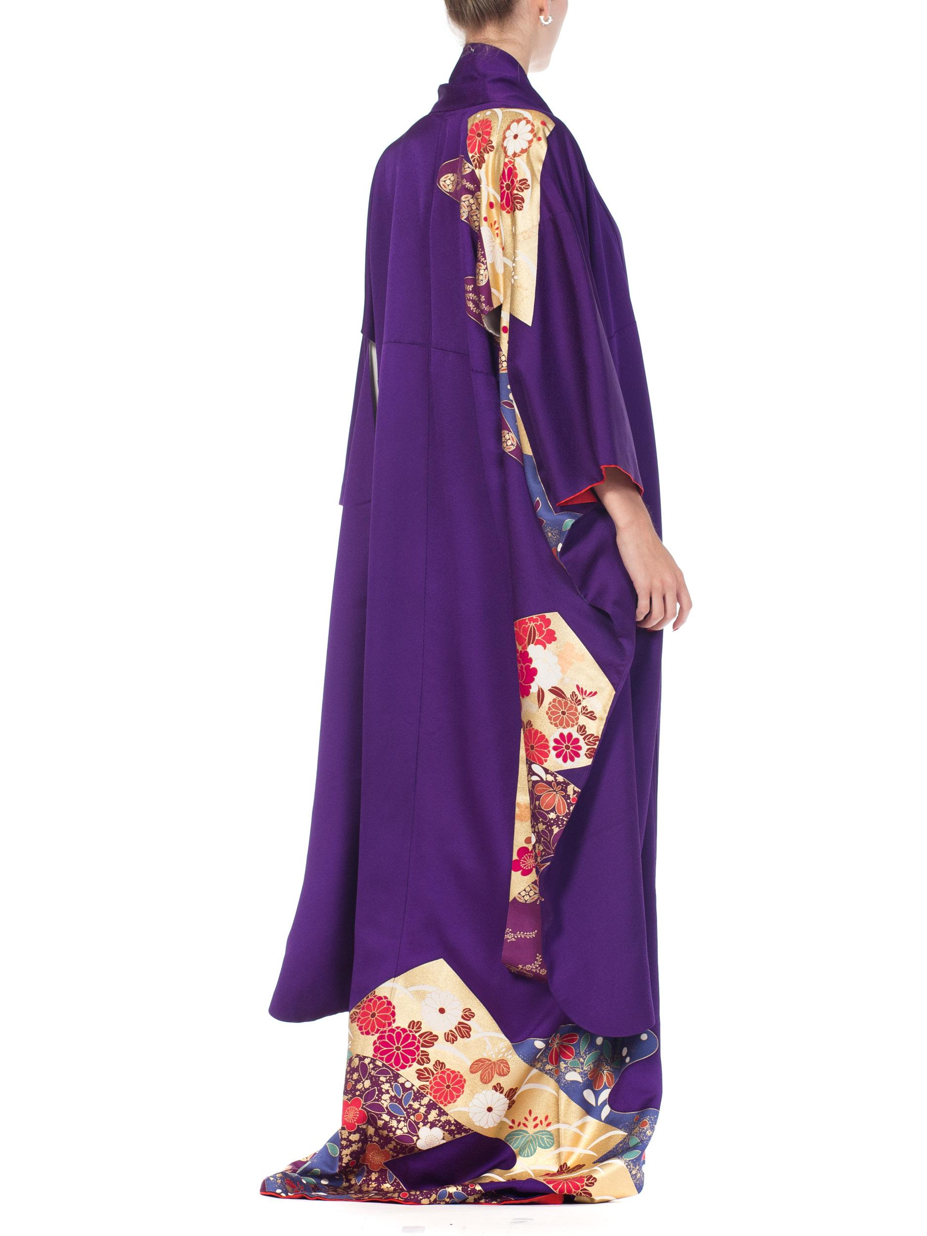 Soie japonaise royale violette et or des années 1970  Kimono de style kimono en vente 3