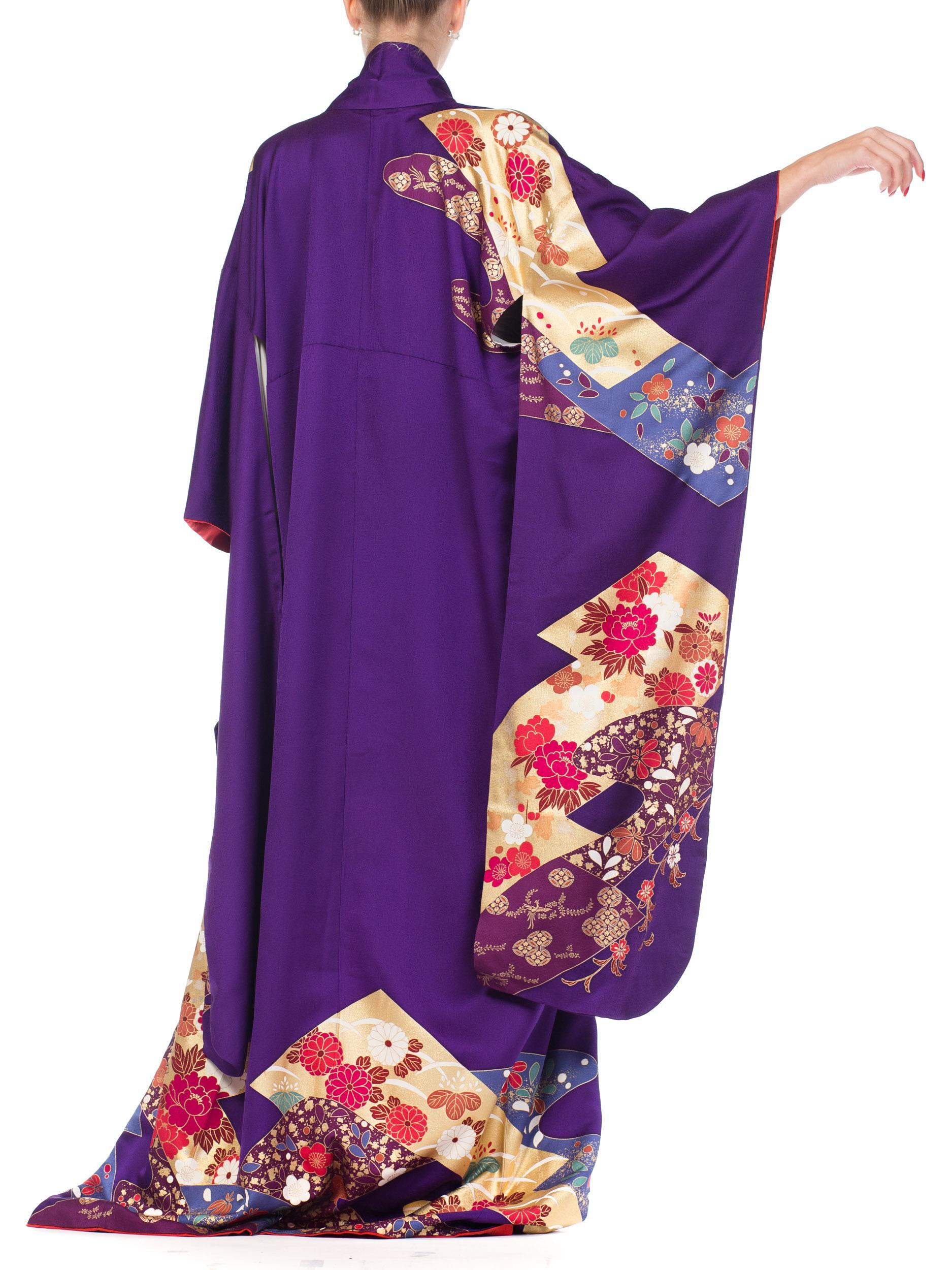 Soie japonaise royale violette et or des années 1970  Kimono de style kimono en vente 4