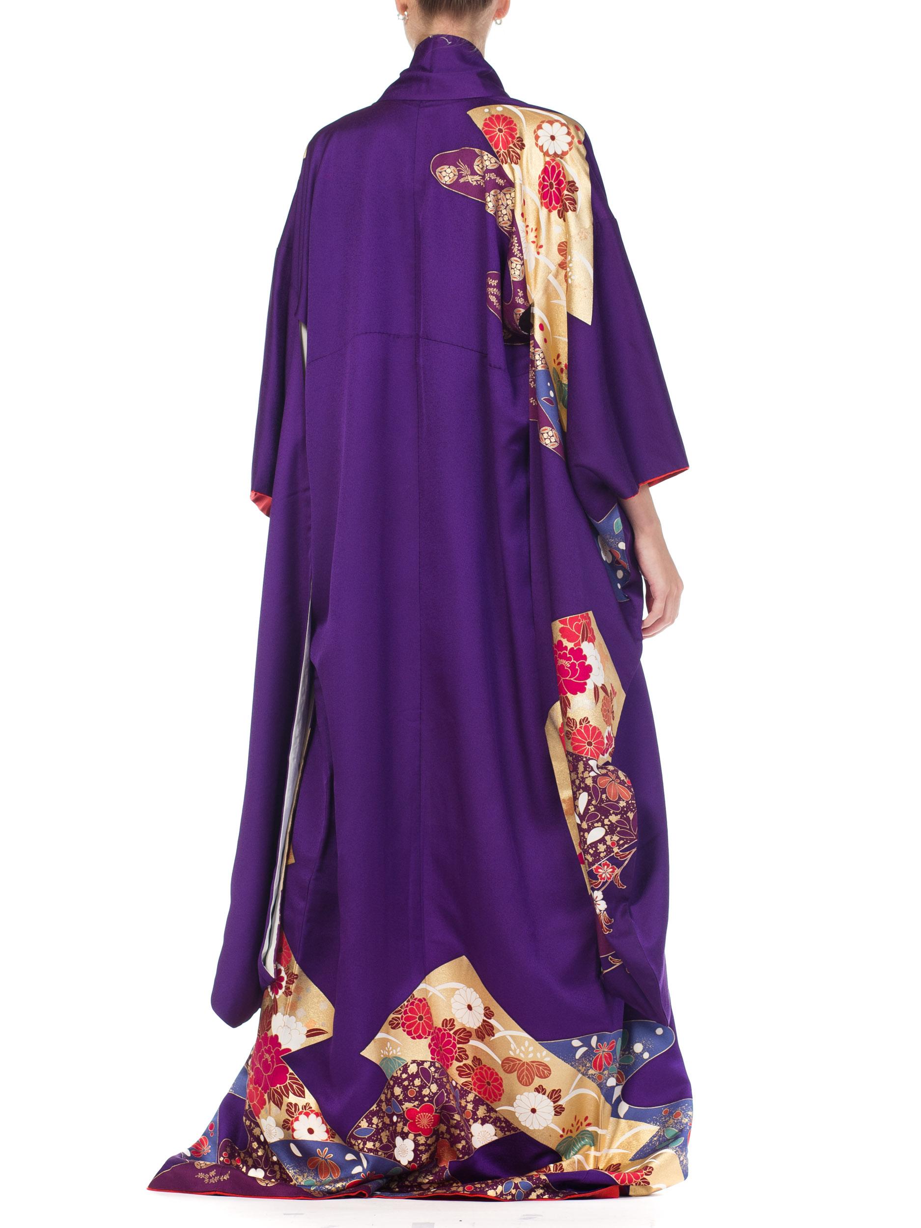 Soie japonaise royale violette et or des années 1970  Kimono de style kimono en vente 5