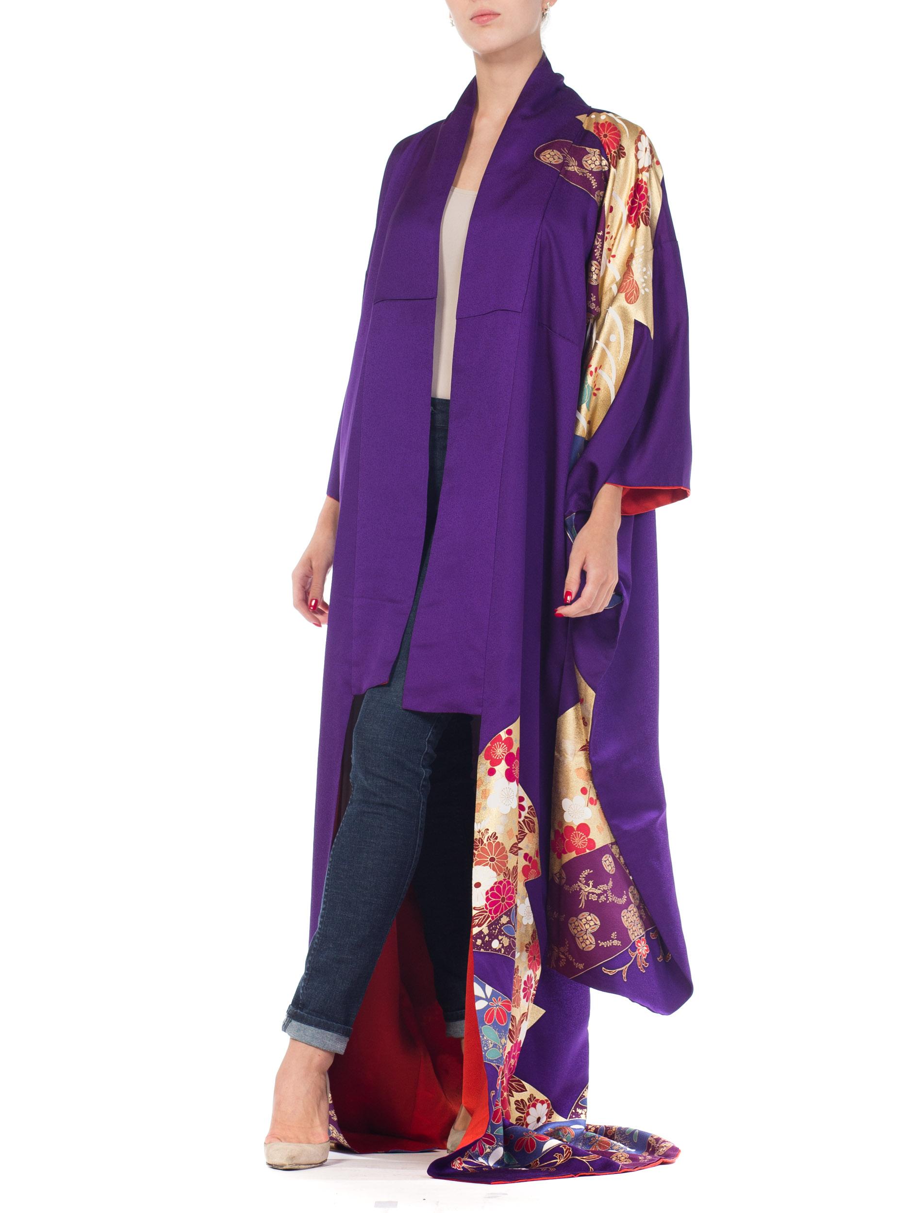 Soie japonaise royale violette et or des années 1970  Kimono de style kimono en vente 9