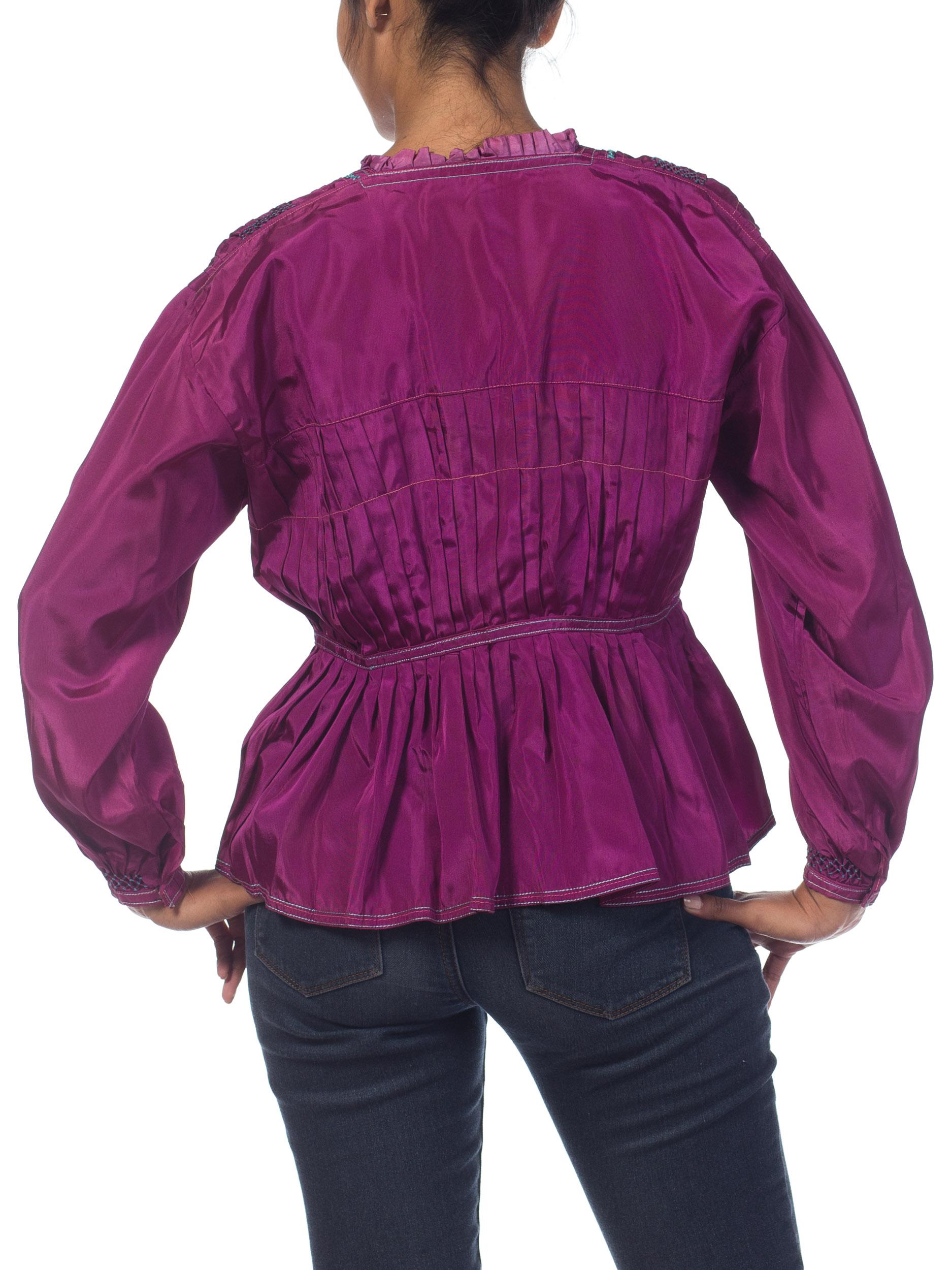 1940S Purple Rayon Boho Eastern European Hand Embroidered Peasant Blouse In Excellent Condition For Sale In New York, NY