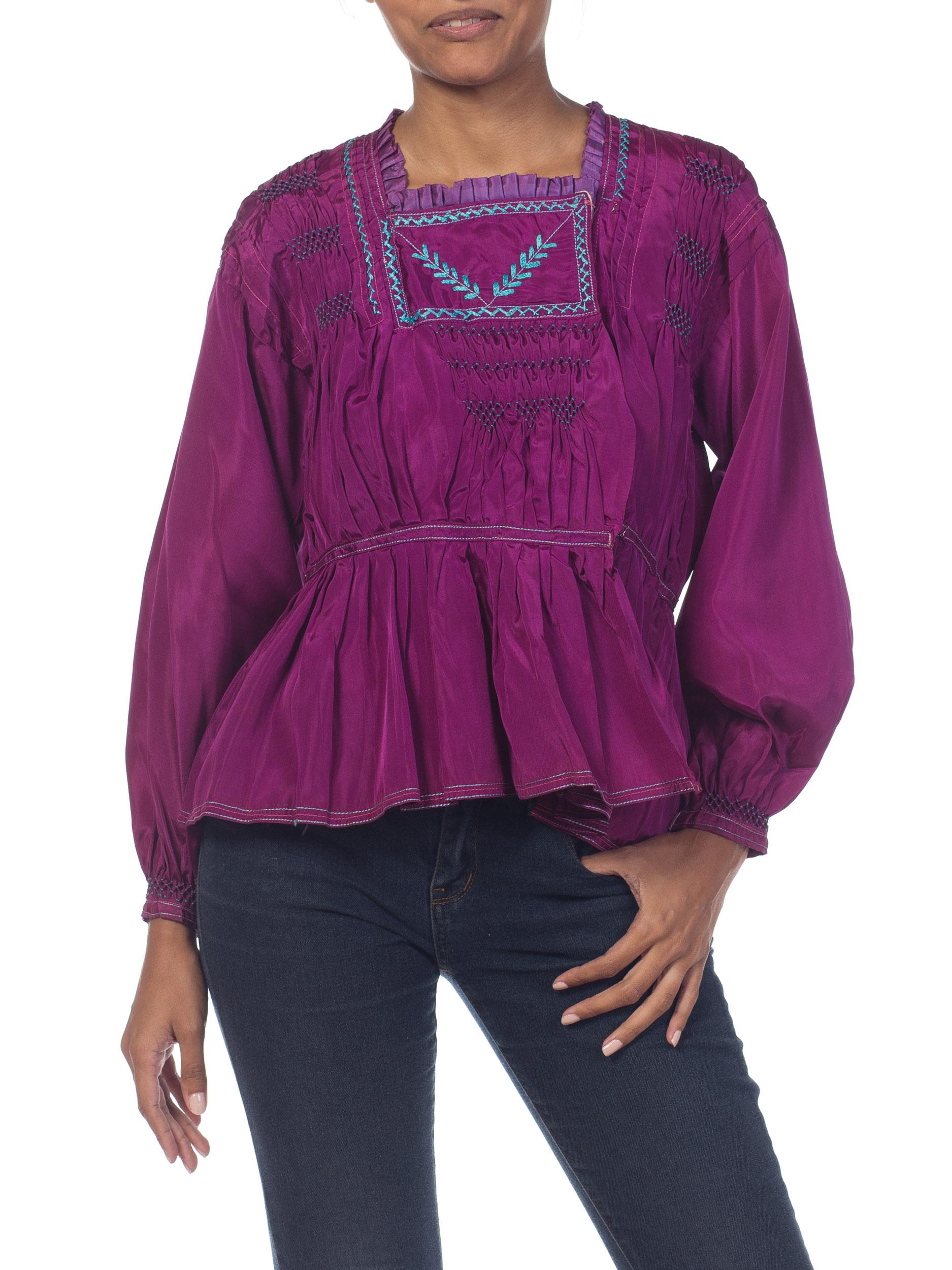 1940S Purple Rayon Boho Eastern European Hand Embroidered Peasant Blouse For Sale 3