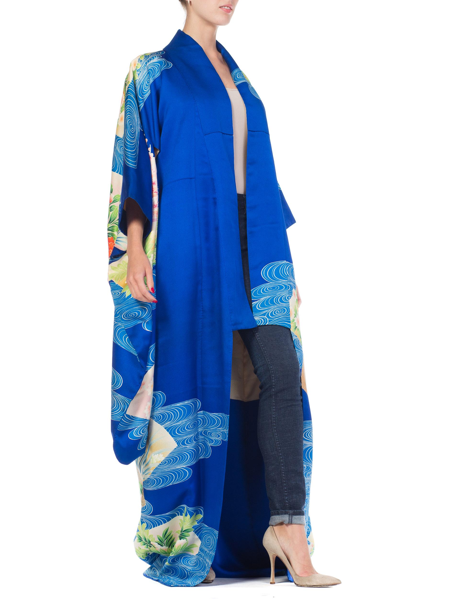 1970S Blue  Hand PrintedPrinted Silk Embroidered Japanese Kimono In Excellent Condition In New York, NY