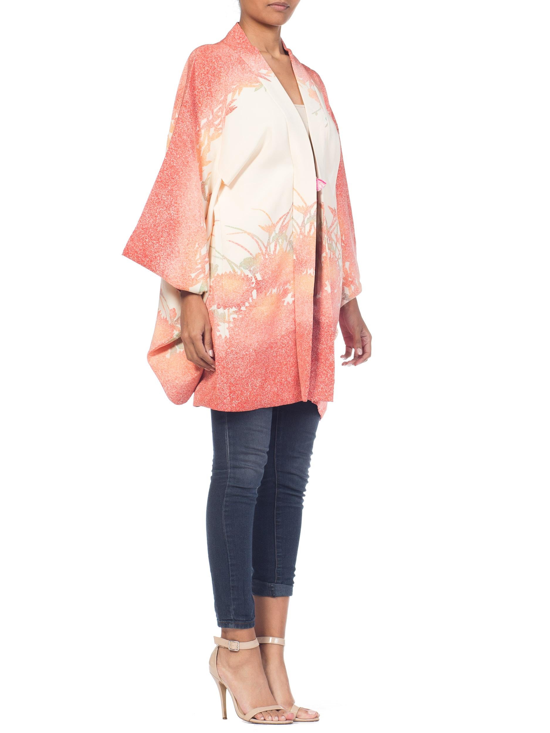 1950S Peach Silk Hand Painted & Stenciled Japanese Kimono In Excellent Condition In New York, NY