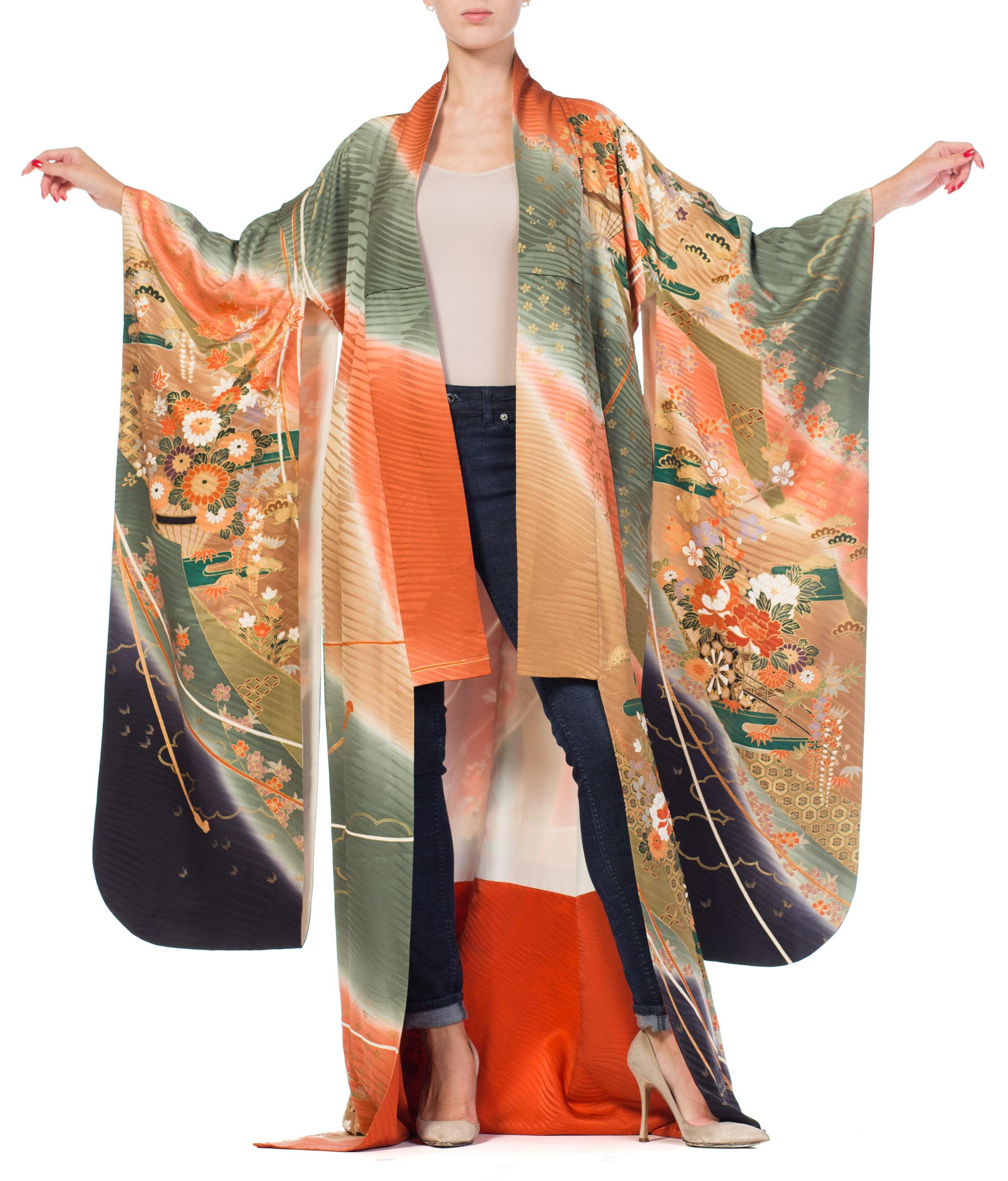 1970S Multicolor Floral Seide Japanisch mit Ombré & Gold Details Kimono Damen im Angebot