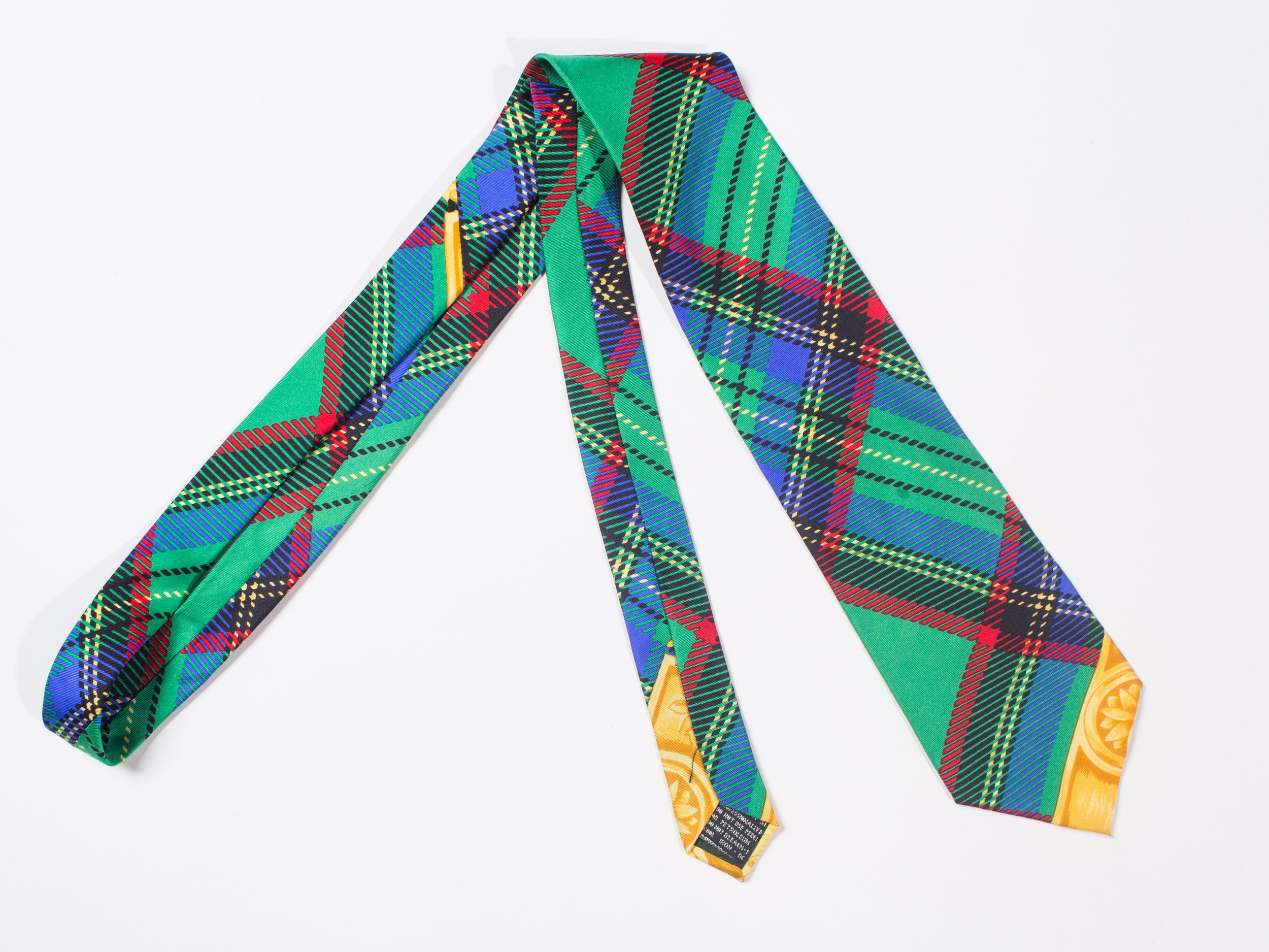 1990S GIANNI VERSACE Green Plaid Mens Silk Tie For Sale 1