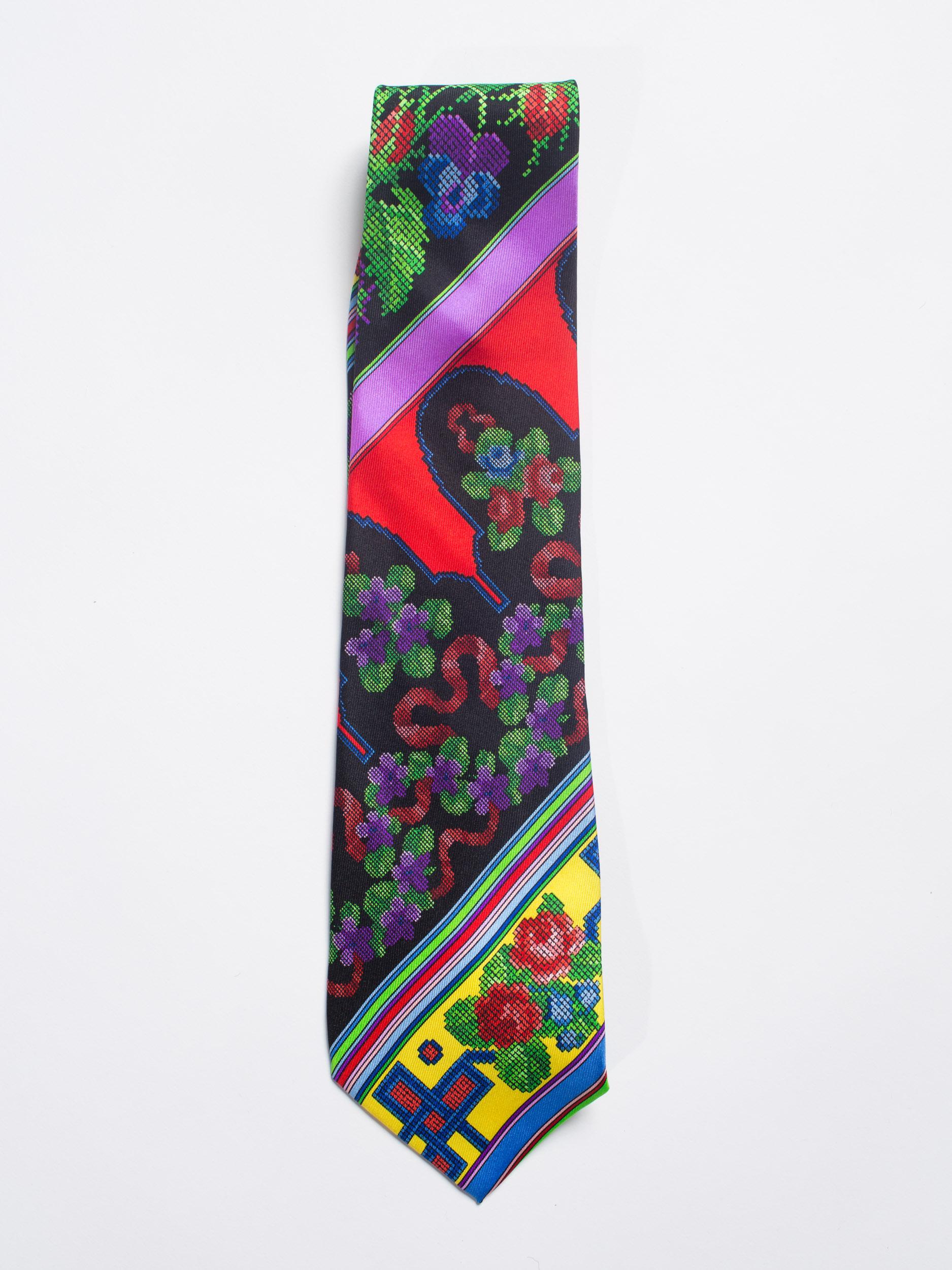 1990S GIANNI VERSACE Chinese Floral Mens Silk Tie In Excellent Condition In New York, NY