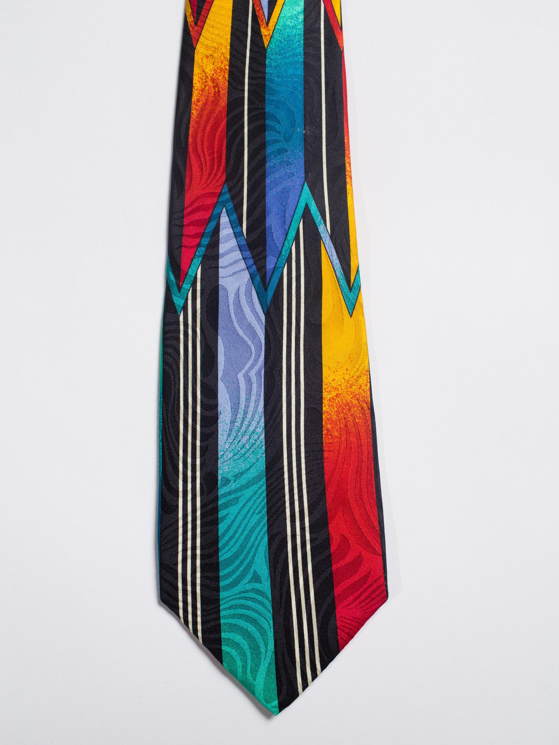 1990S GIANNI VERSACE Bold Ombre Geometric Mens Silk Tie In Excellent Condition In New York, NY