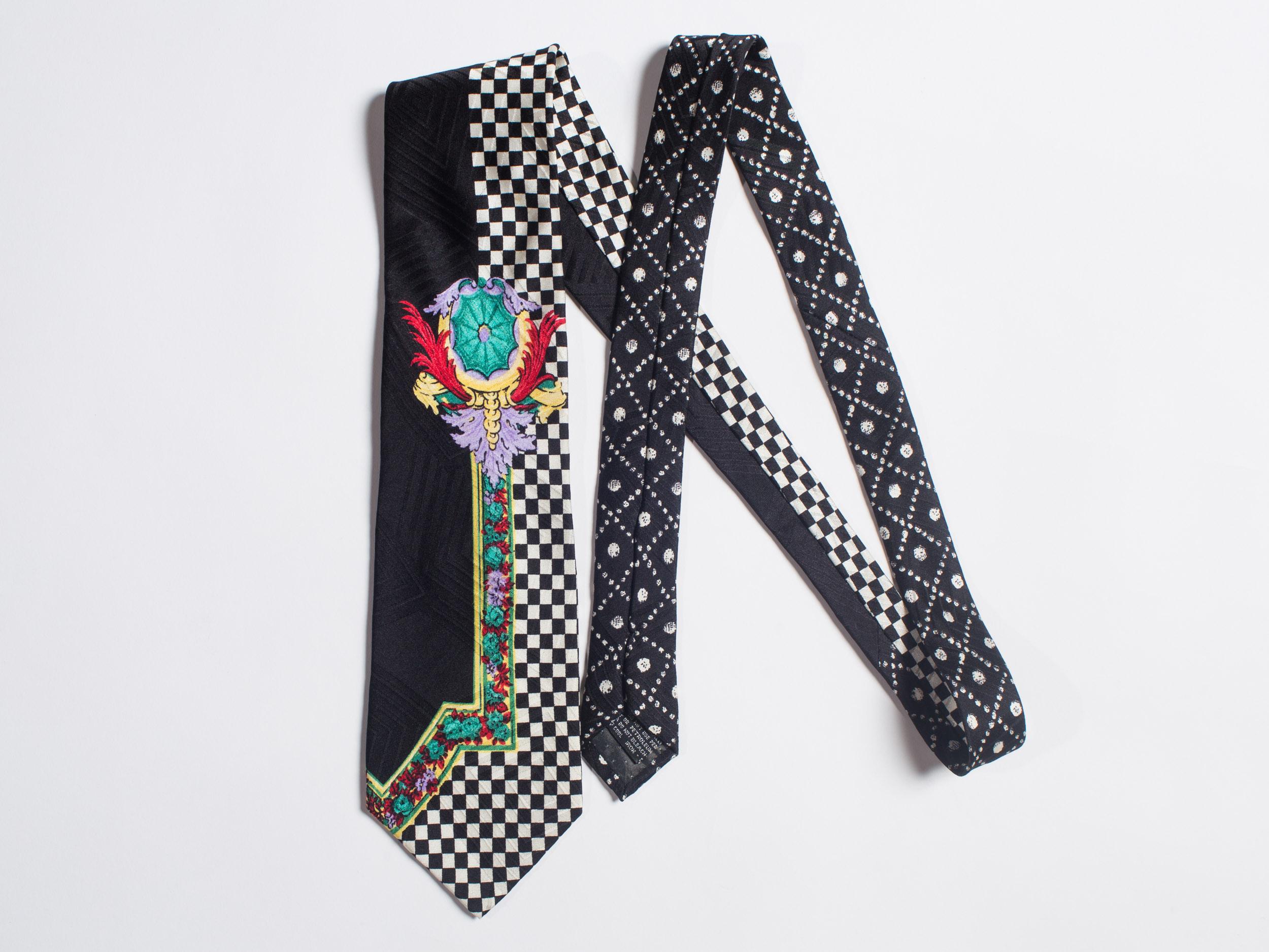 Women's 1990S GIANNI VERSACE Op-Art Baroque Silk Mens Tie For Sale