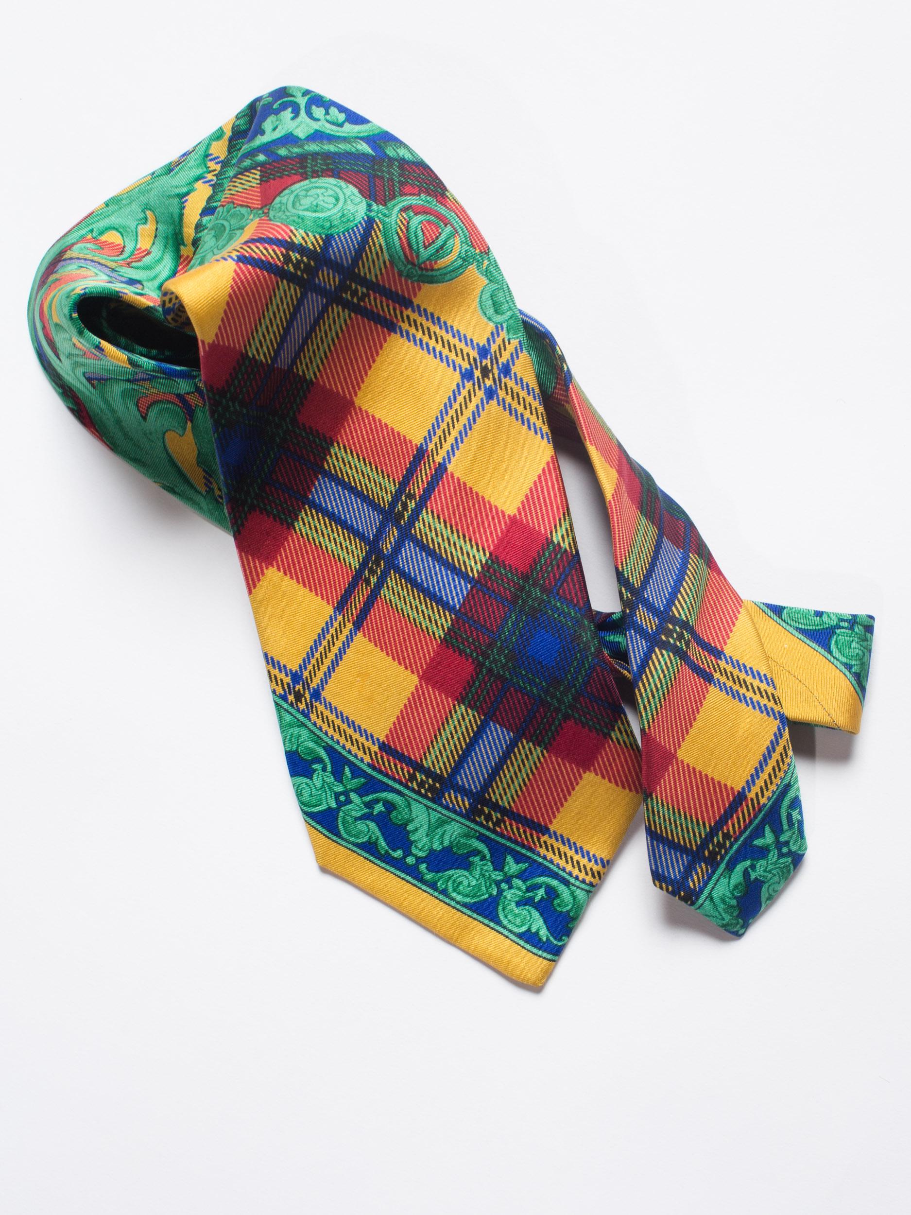 1990S  GIANNI VERSACE Baroque Green Plaid & Scroll Silk Mens Tie In Excellent Condition For Sale In New York, NY