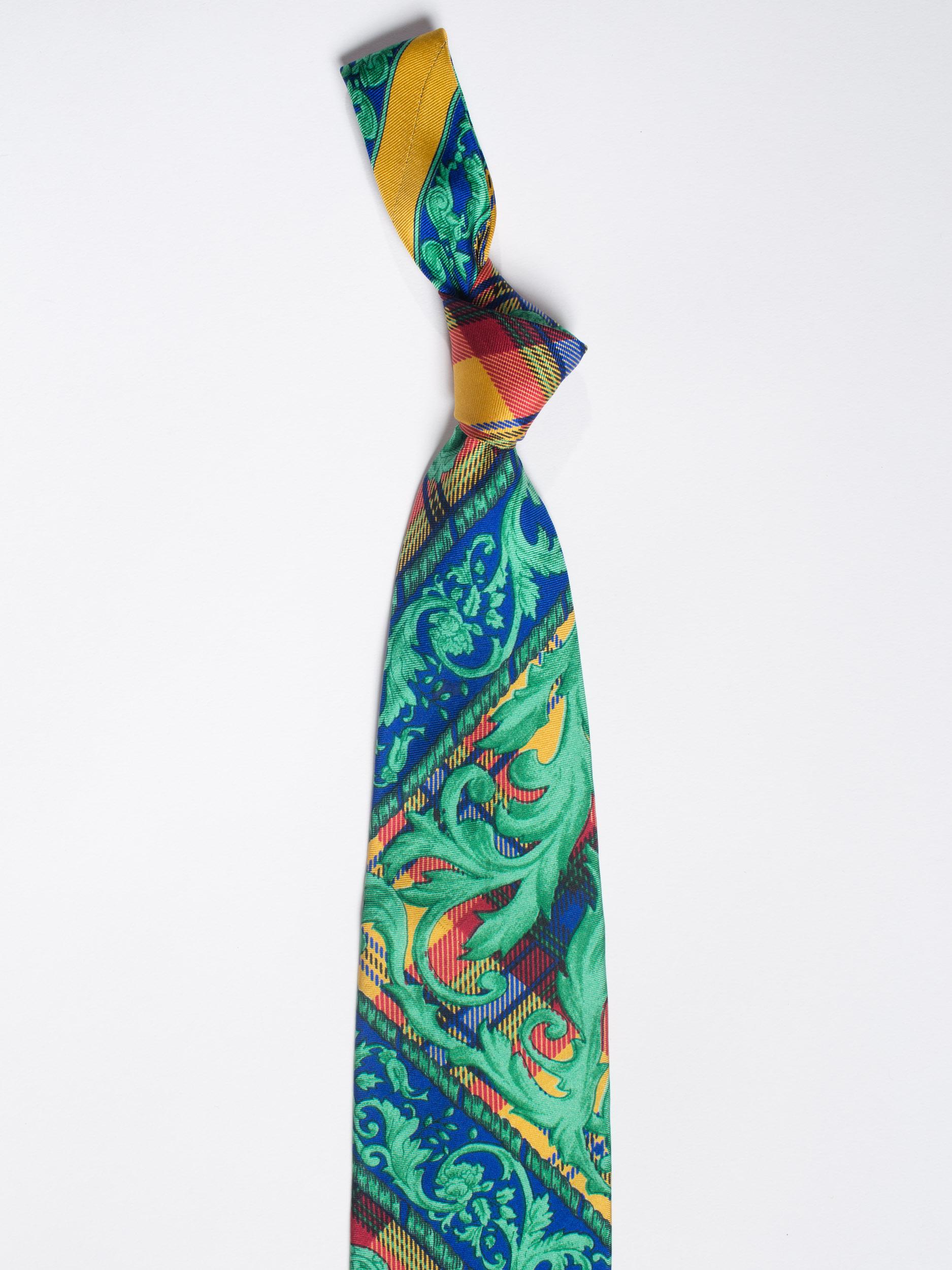 1990S  GIANNI VERSACE Baroque Green Plaid & Scroll Silk Mens Tie For Sale 3