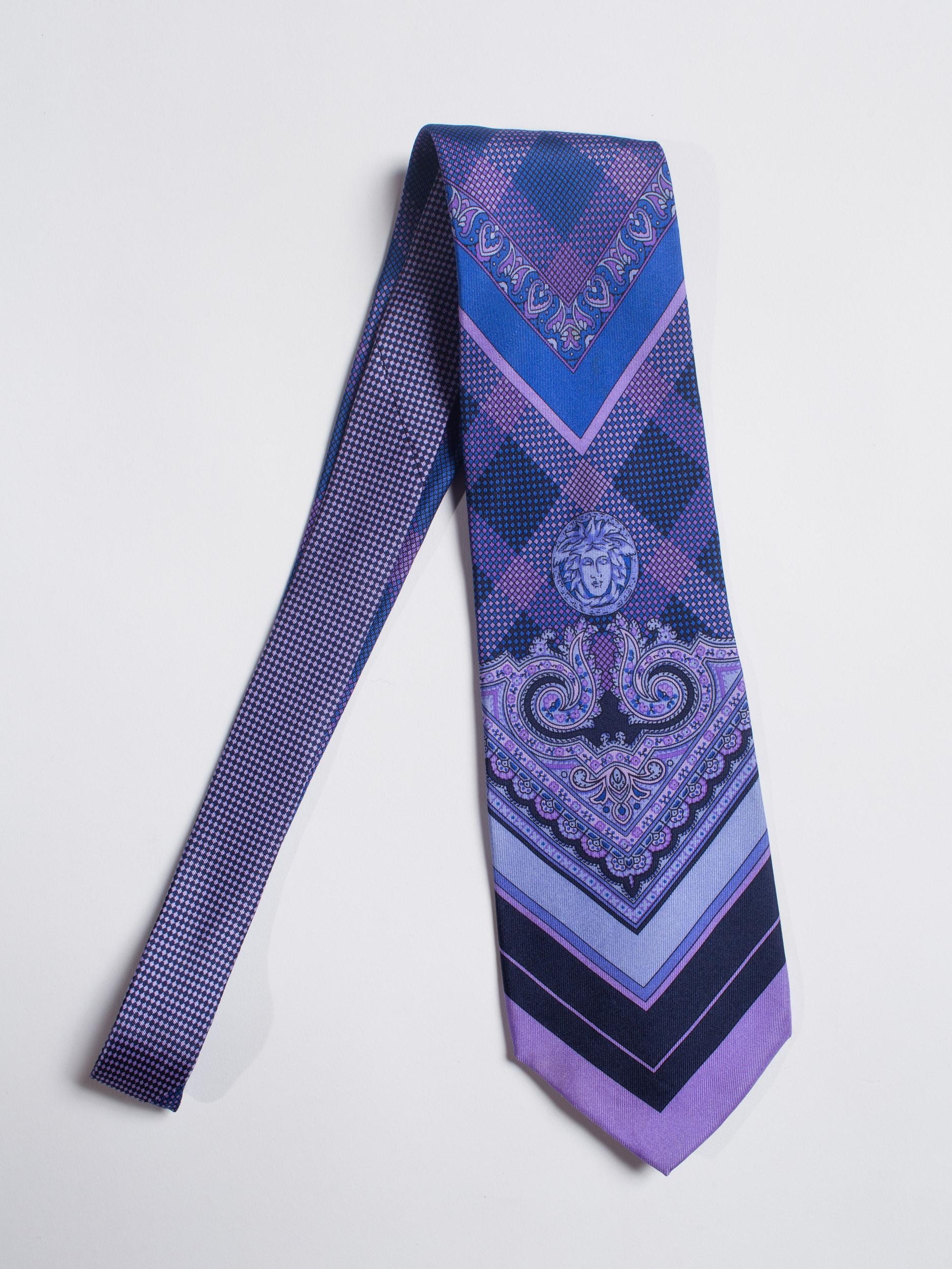 1990S  GIANNI VERSACE Blue & Purple Medusa Logo Men's Silk Tie In Excellent Condition In New York, NY