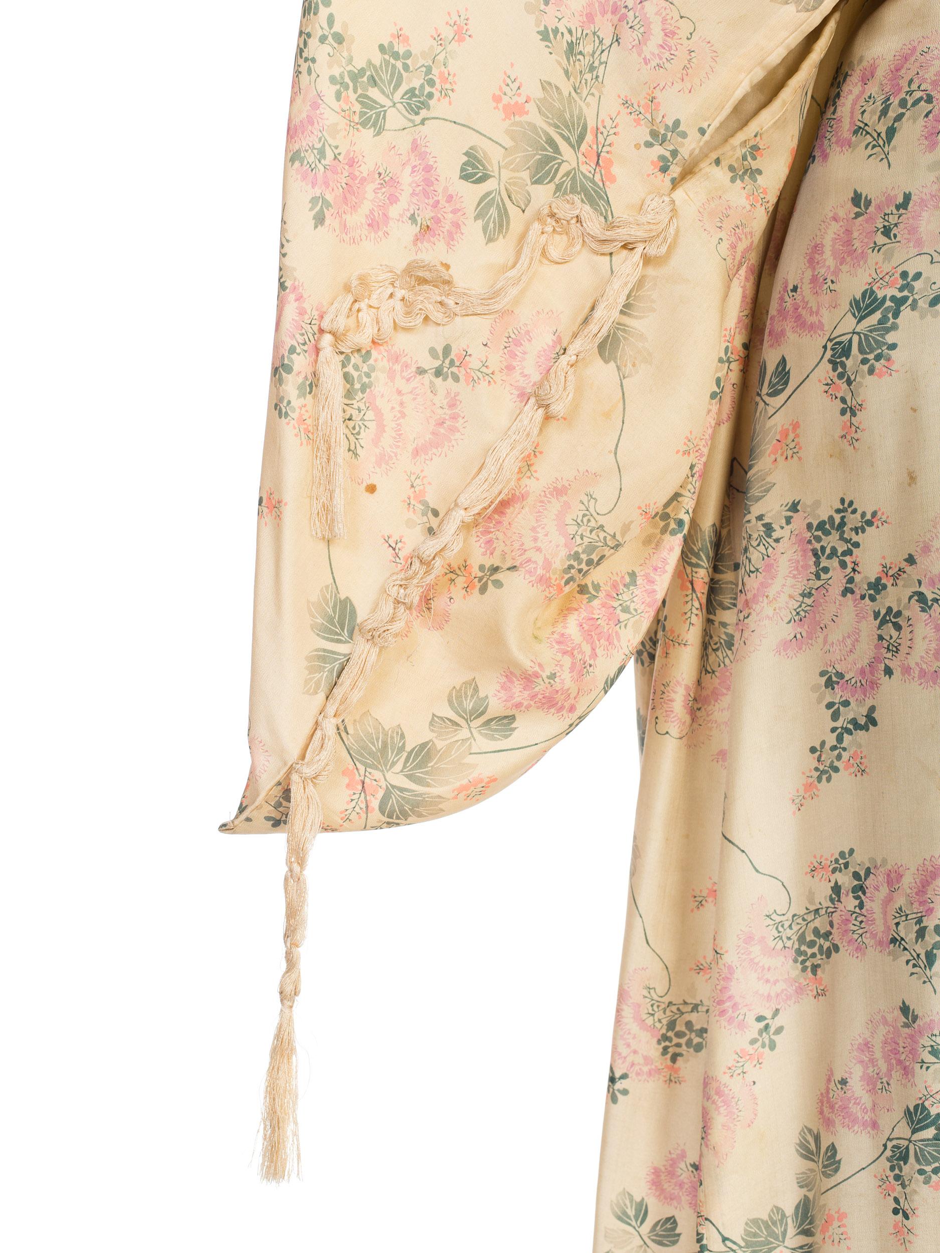 Women's 1890S Rare Victorian Hand Printed Light Weight Silk  Kimono For Sale
