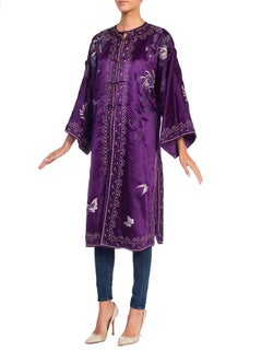 Victorian Purple Hand Embroidered Silk Satin Antique Chinese Kimono Robe Coat