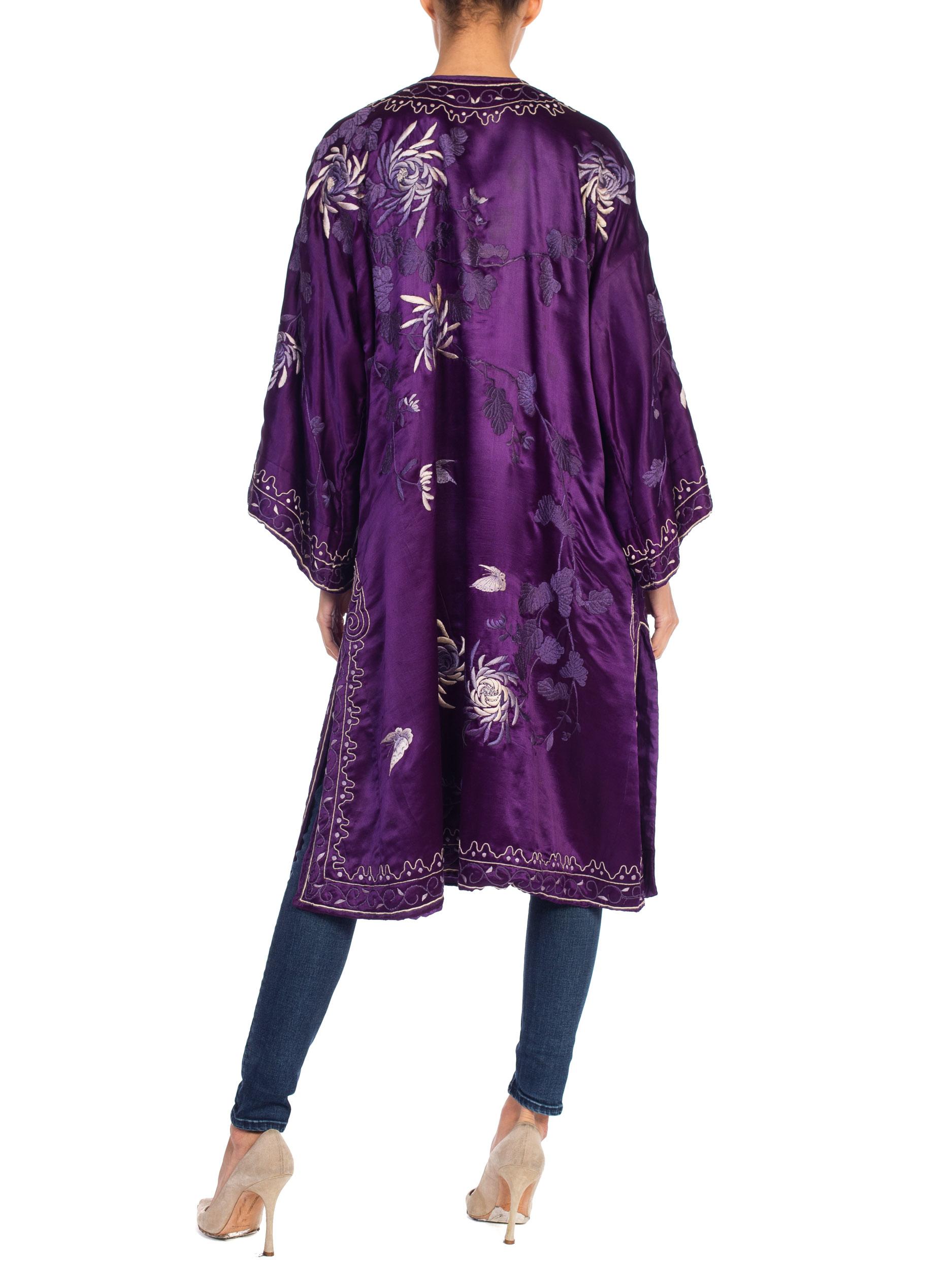 Women's Victorian Purple Hand Embroidered Silk Satin Antique Chinese Kimono Robe Coat