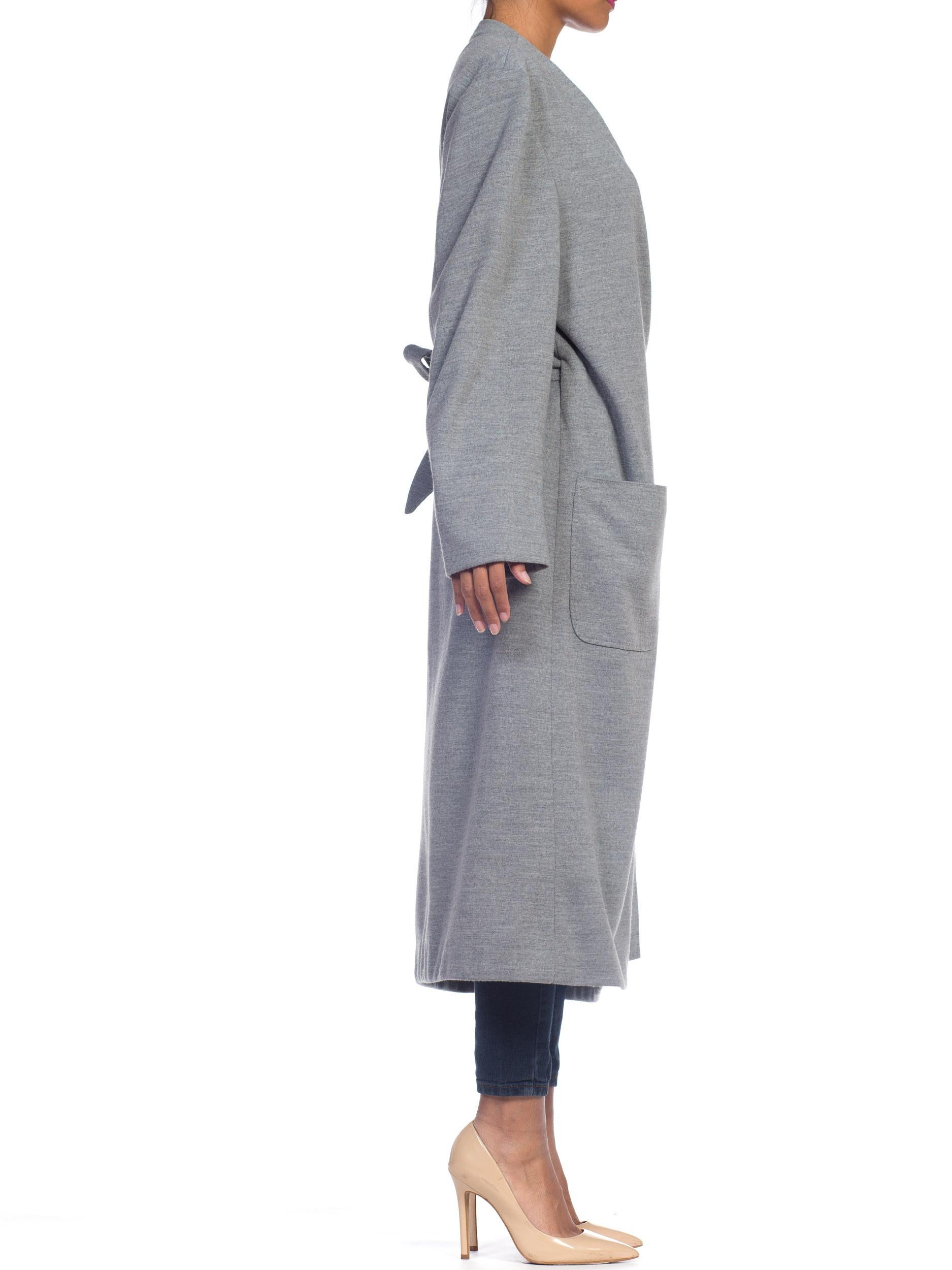 Manteau portefeuille haute couture en laine tricotée gris chiné, fait à la main et non étiqueté, années 1980 en vente 1