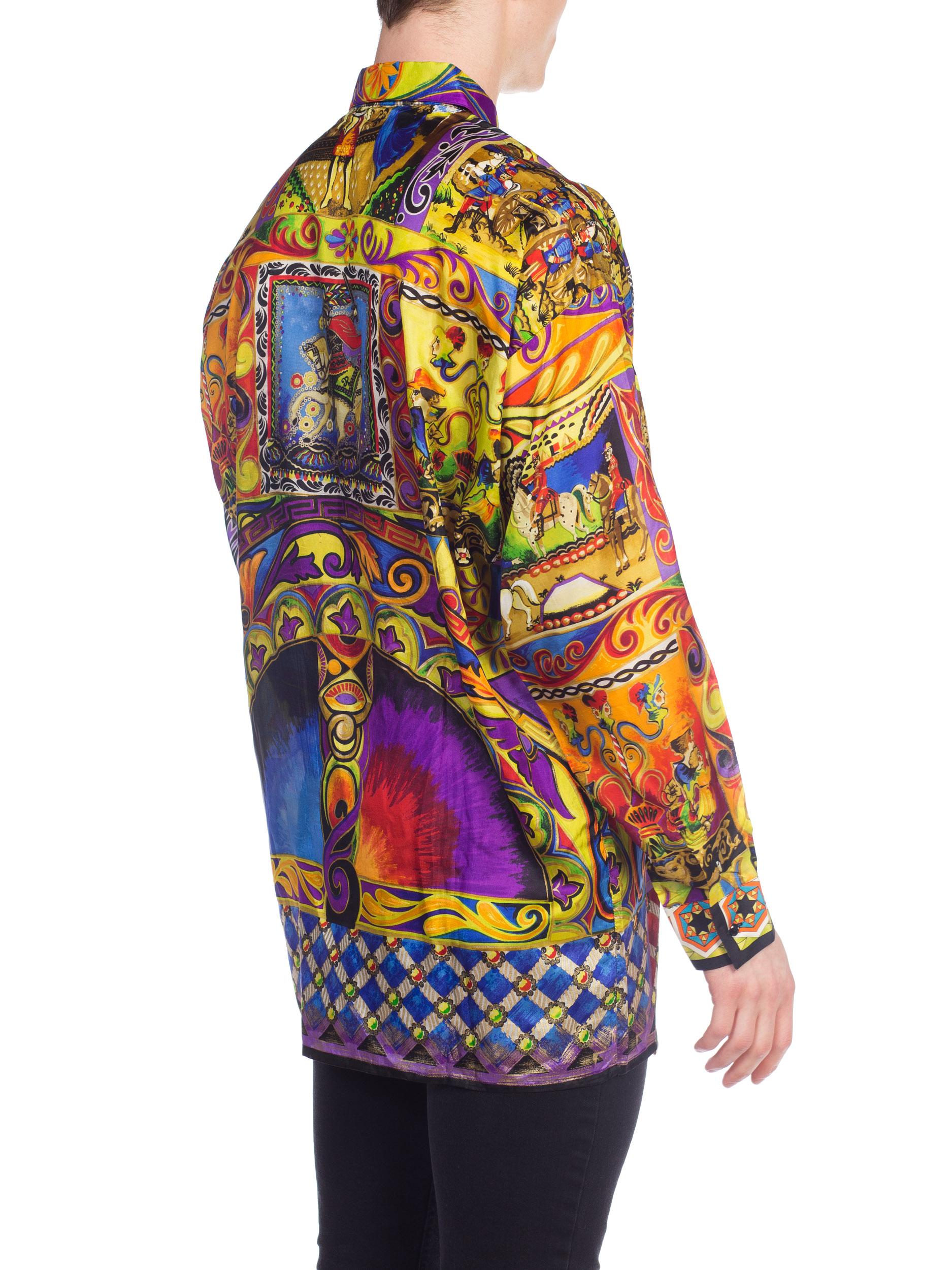 1990S GIANNI VERSACE Silk Men's Medieval Print Shirt With Metallic Gold Accents In Excellent Condition In New York, NY