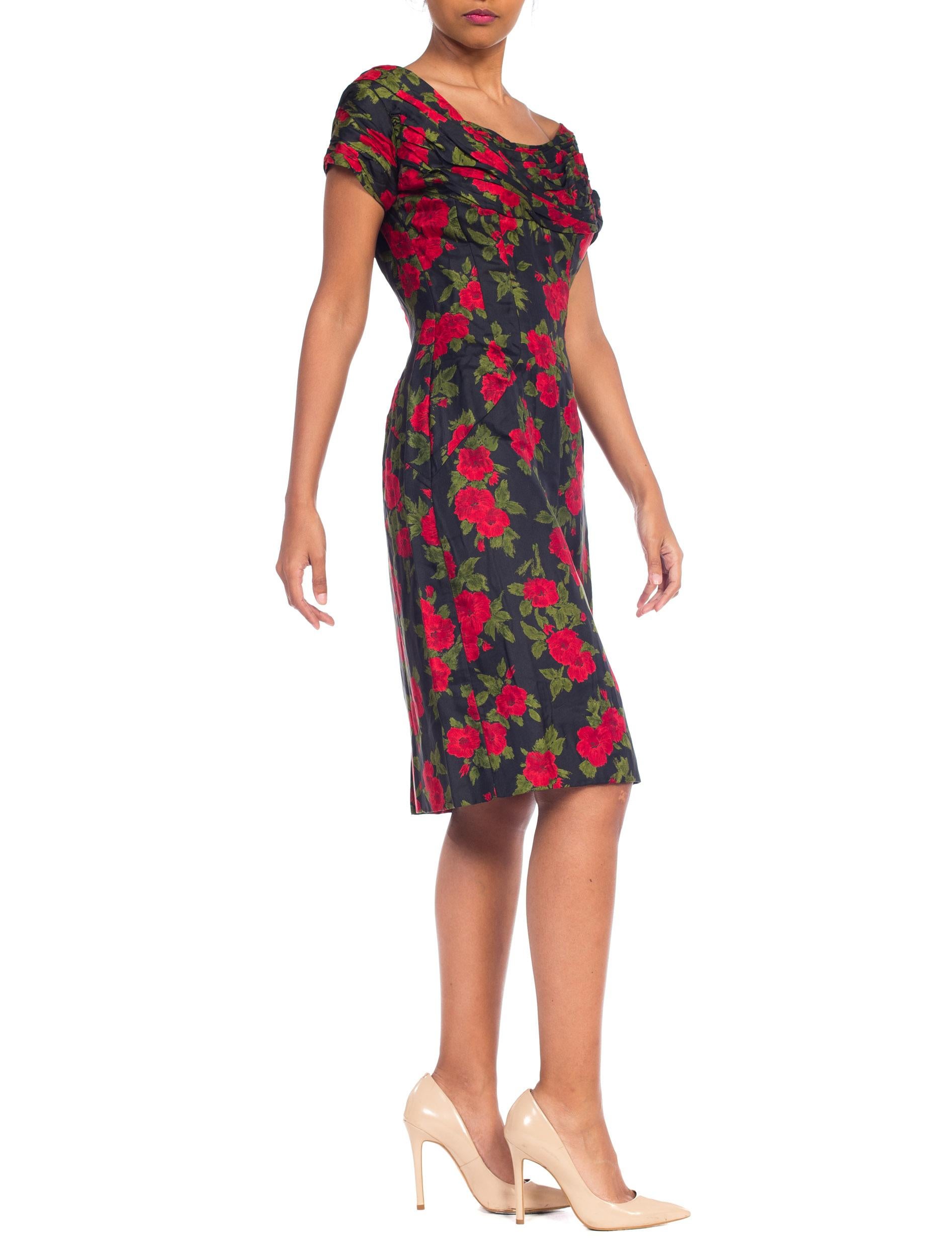 1950S DOLCE & GABBANA Style Silk Twill Red Black Classic Rose Floral Printed Dr For Sale 1