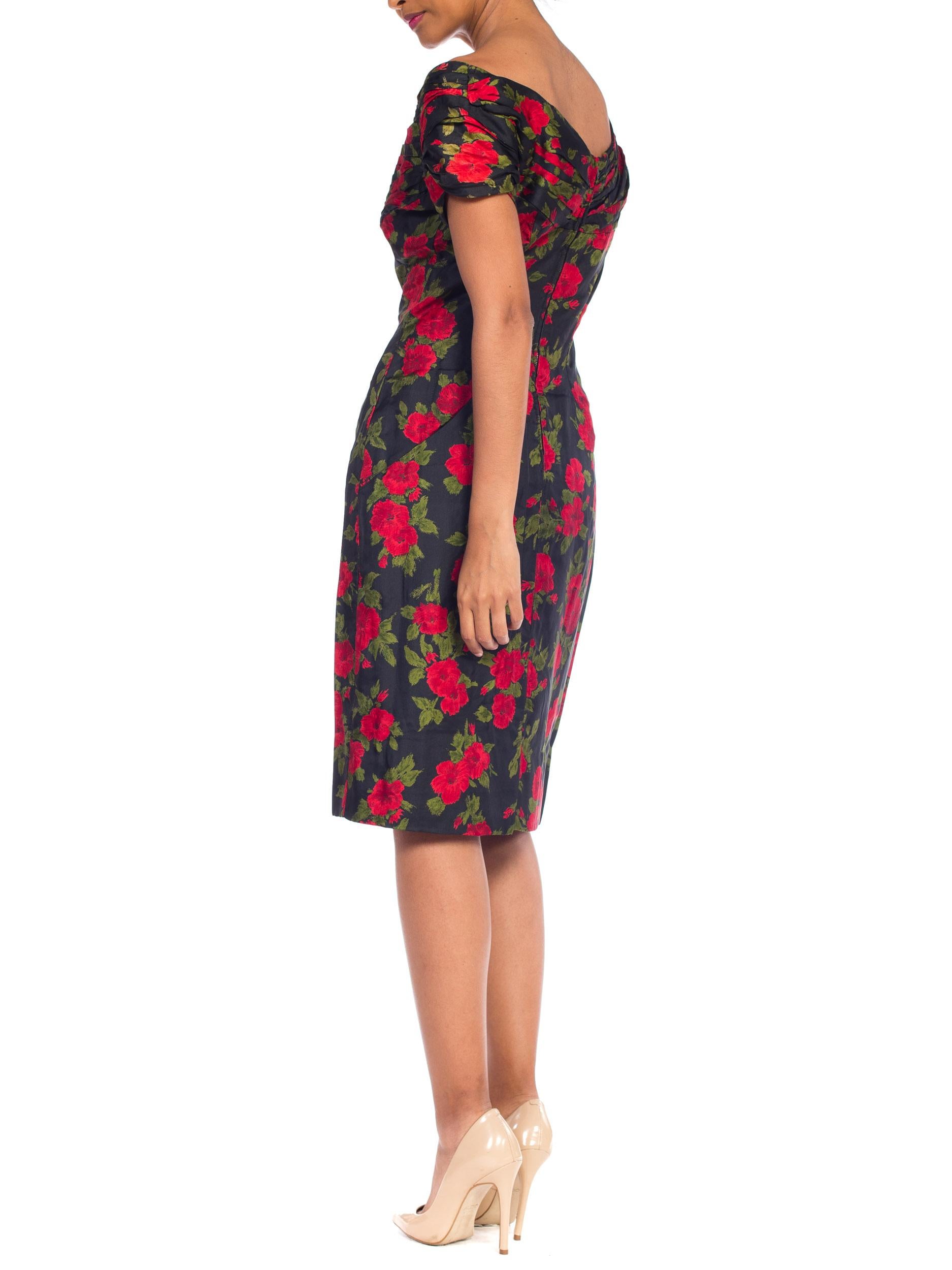 1950S DOLCE & GABBANA Style Silk Twill Red Black Classic Rose Floral Printed Dr For Sale 4