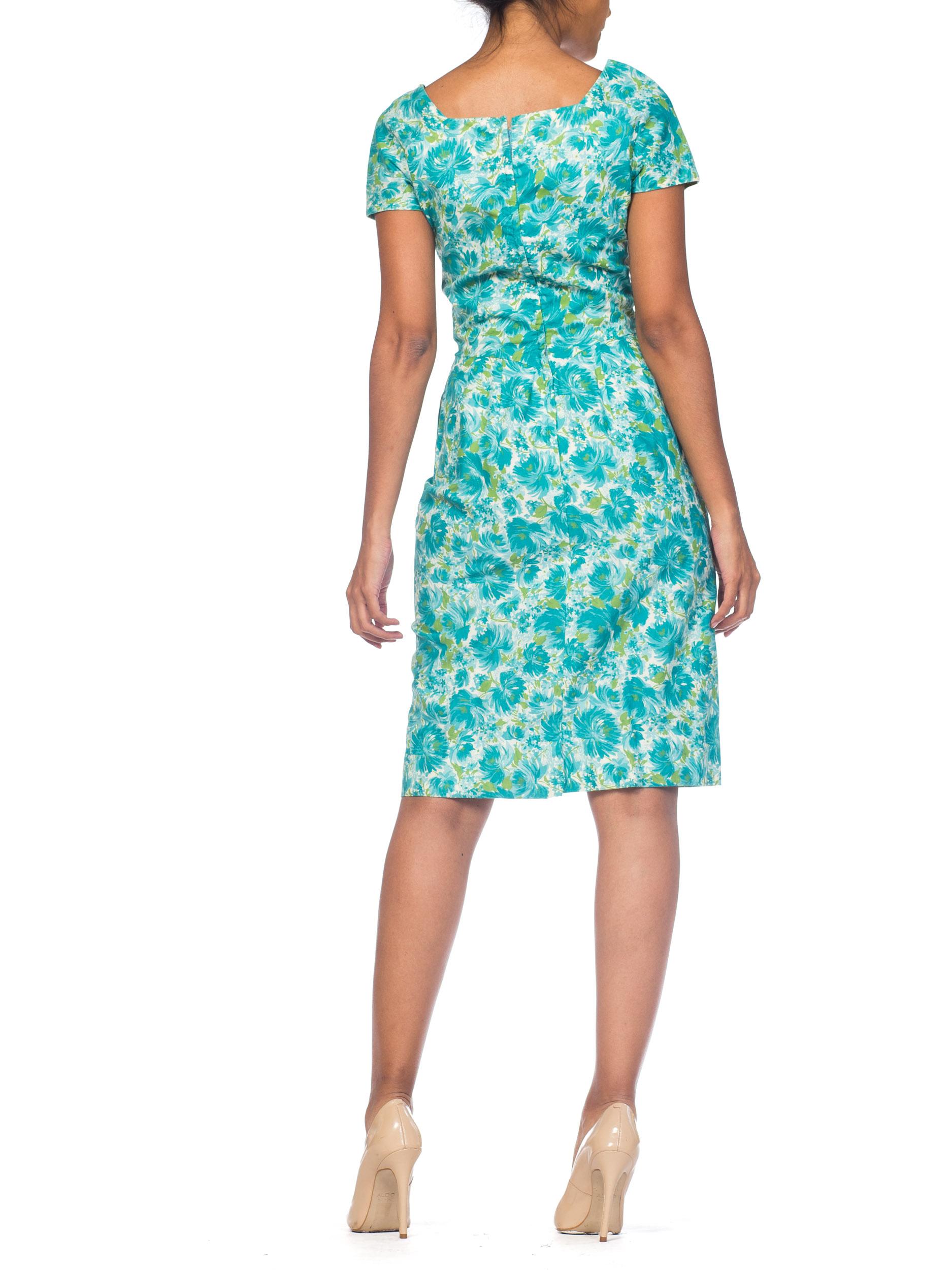 1950S Blue & Green Floral Cotton Dress With Draped Vava-Voom Neckline For Sale 2