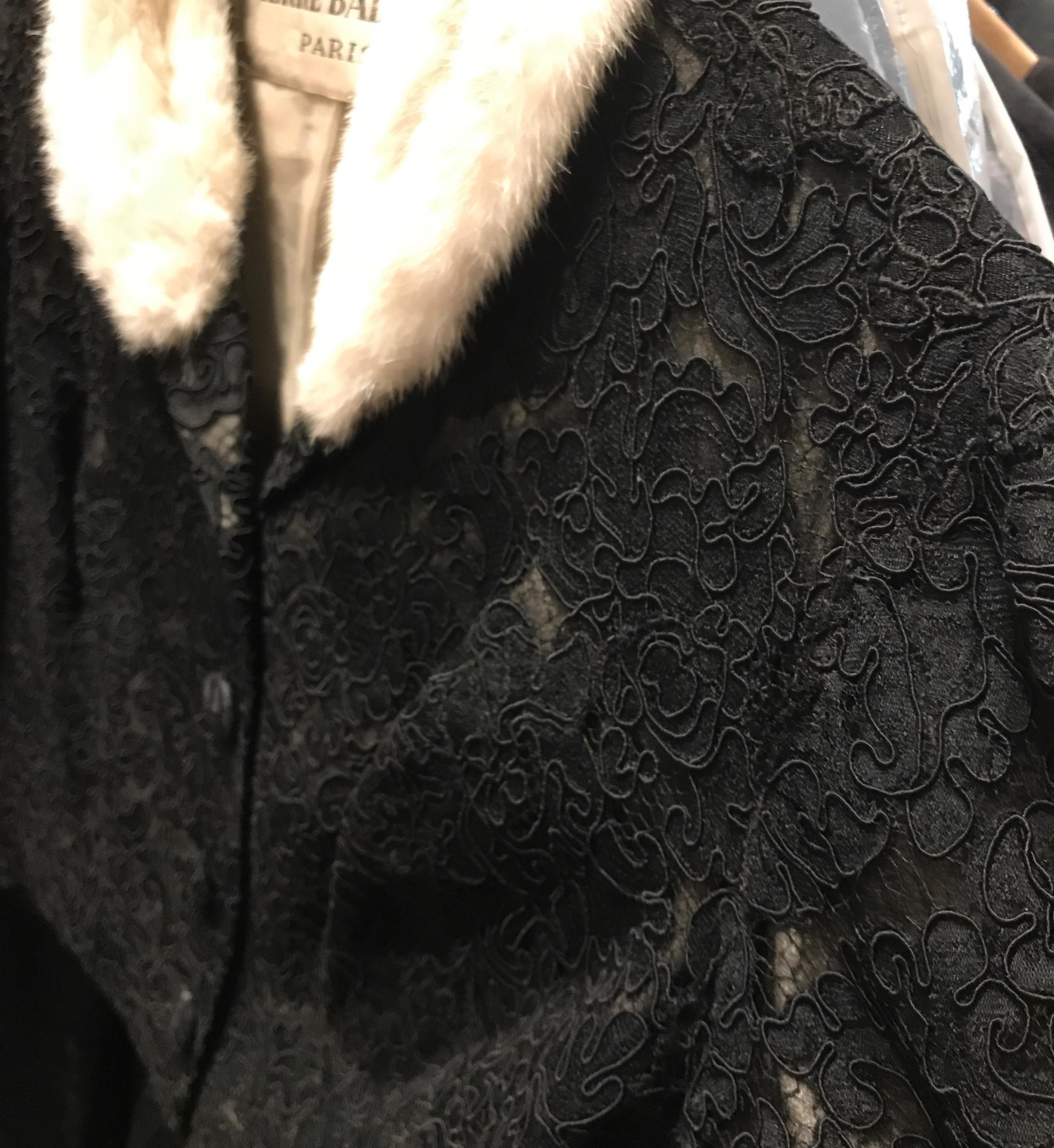 1950er Jahre PIERRE BALMAIN Schwarz-Weißes Haute Couture-Cocktailkleid aus Seidenspitze Jacke im Angebot 10