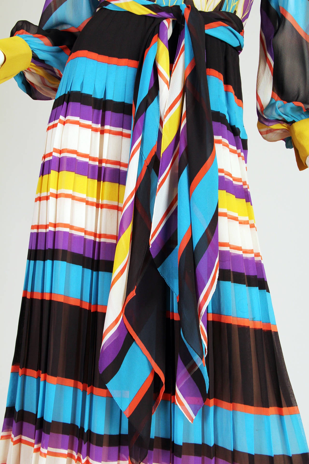 1970s Valentino Haute Couture Egyptian Revival Silk Dress 3