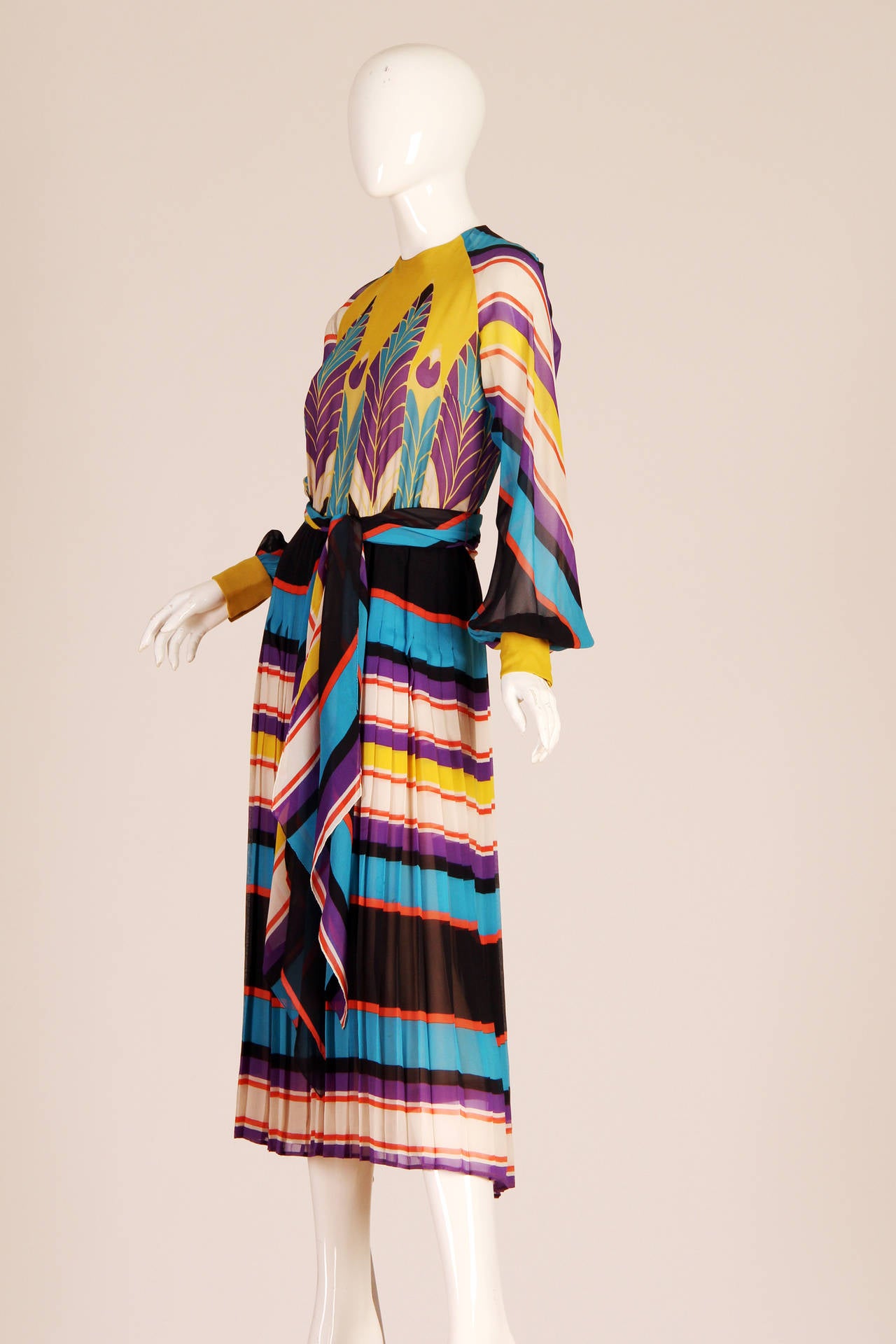 1970s Valentino Haute Couture Egyptian Revival Silk Dress In Good Condition In New York, NY