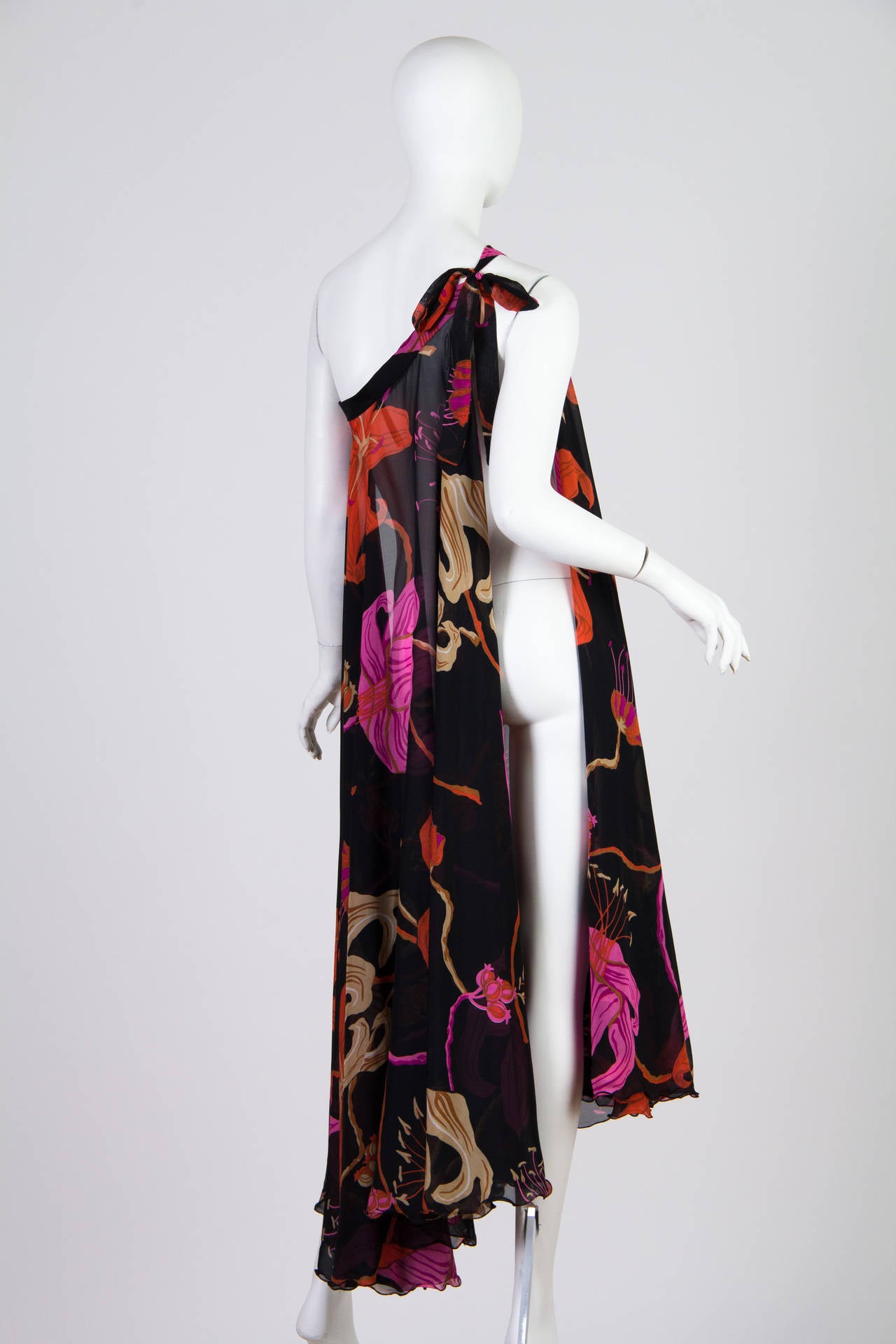 1970s La Mendola Silk Wrap In Excellent Condition In New York, NY