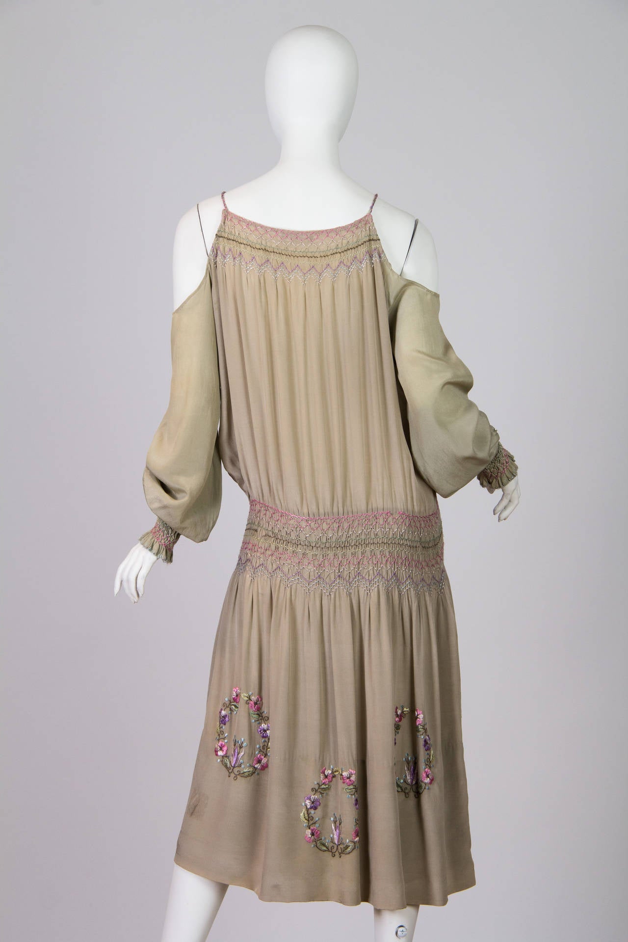 Hand Embroidered 1920s Silk Boho Dress In Good Condition In New York, NY