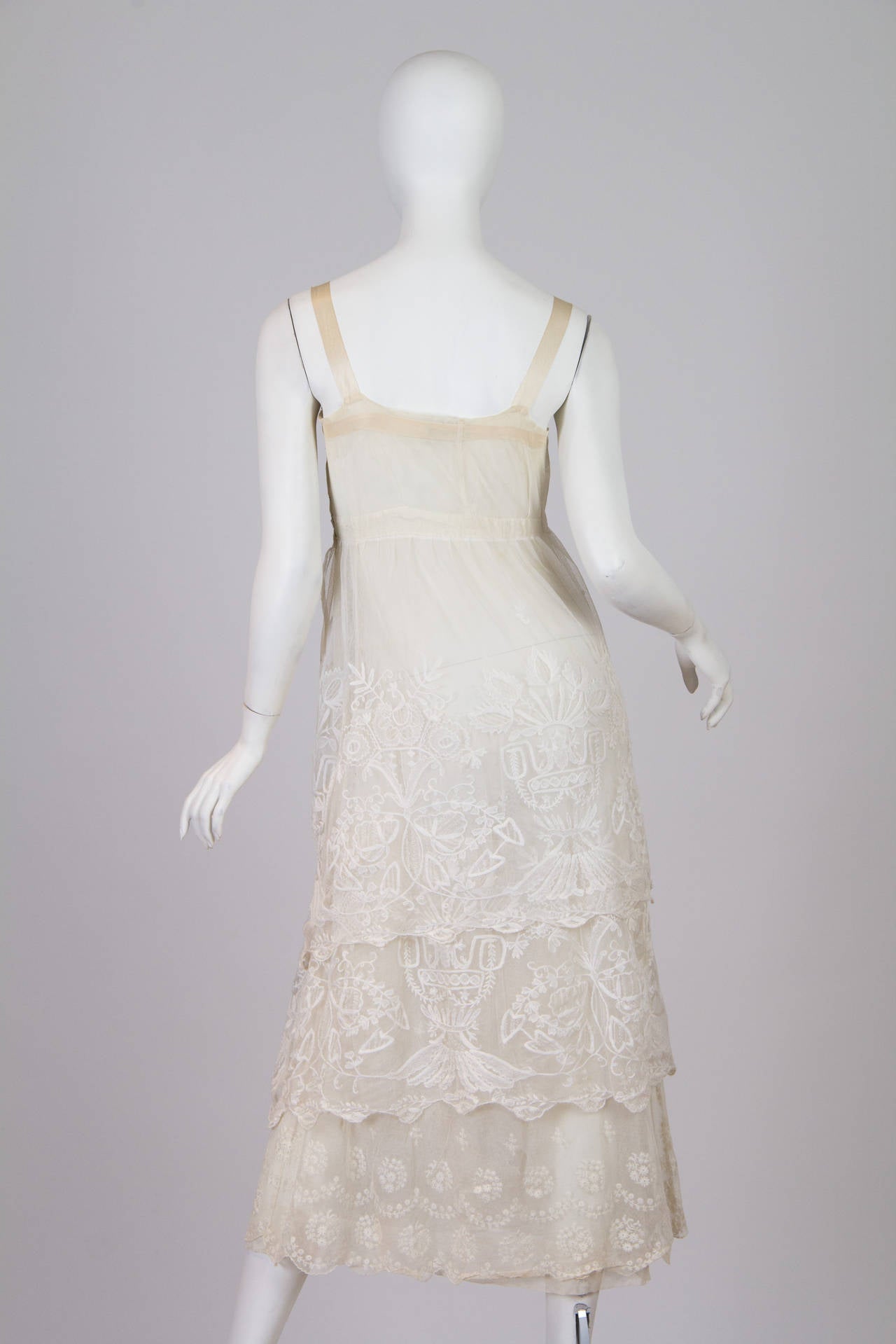 Edwardian Cotton Princess Lace Dress In Excellent Condition In New York, NY