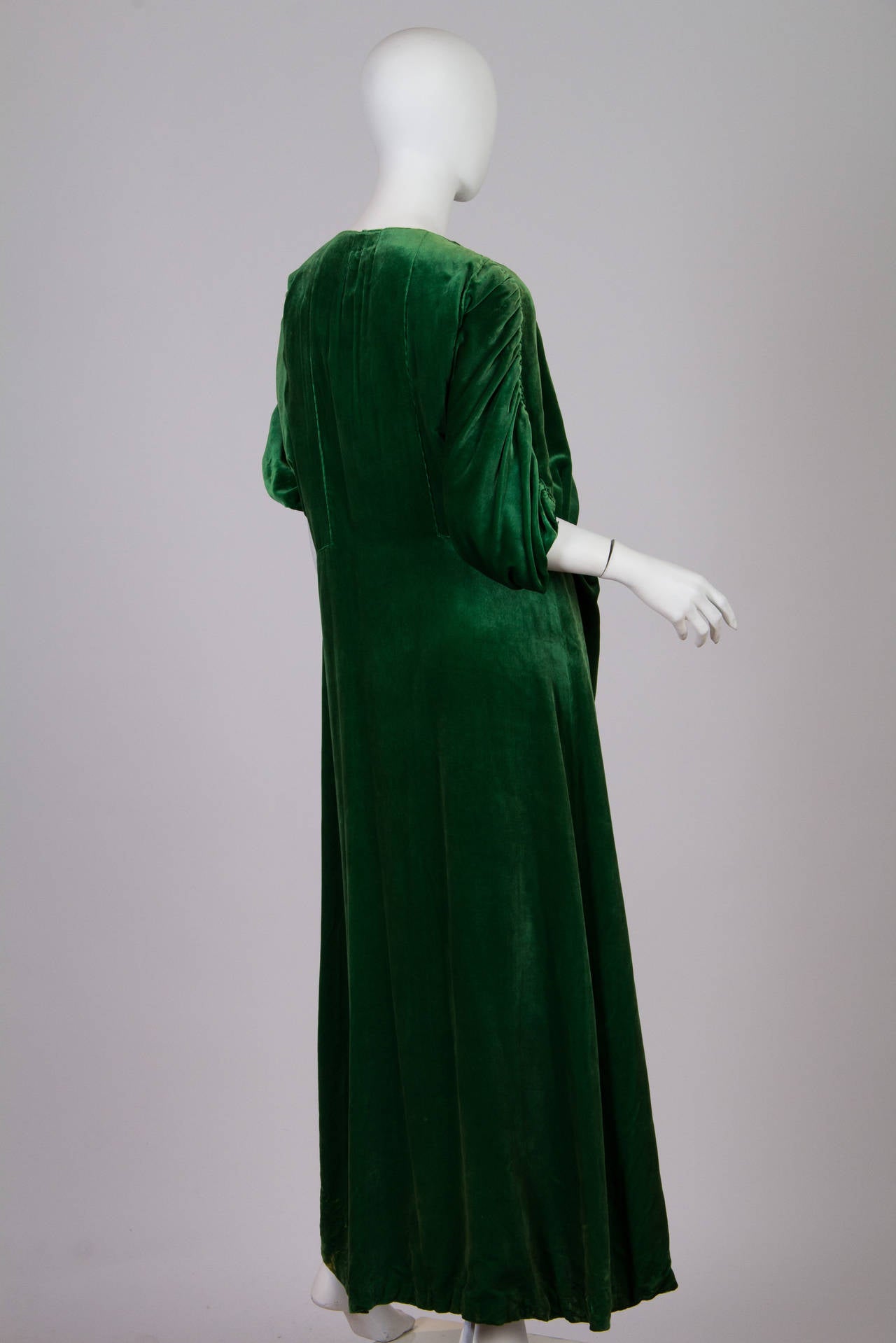 1910s Silk Velvet Pengoir in the style of Paul Poiret In Excellent Condition In New York, NY