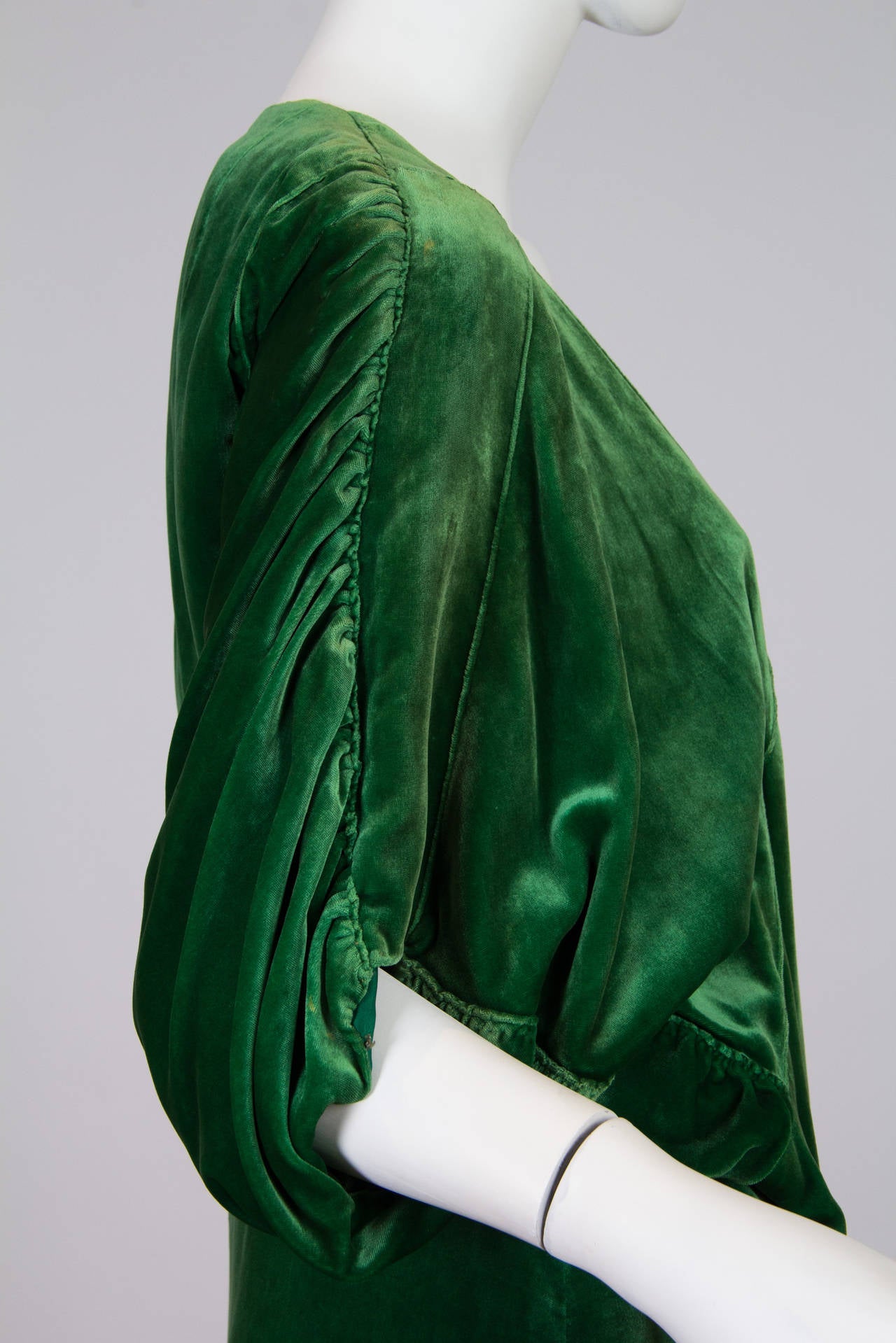 Women's 1910s Silk Velvet Pengoir in the style of Paul Poiret