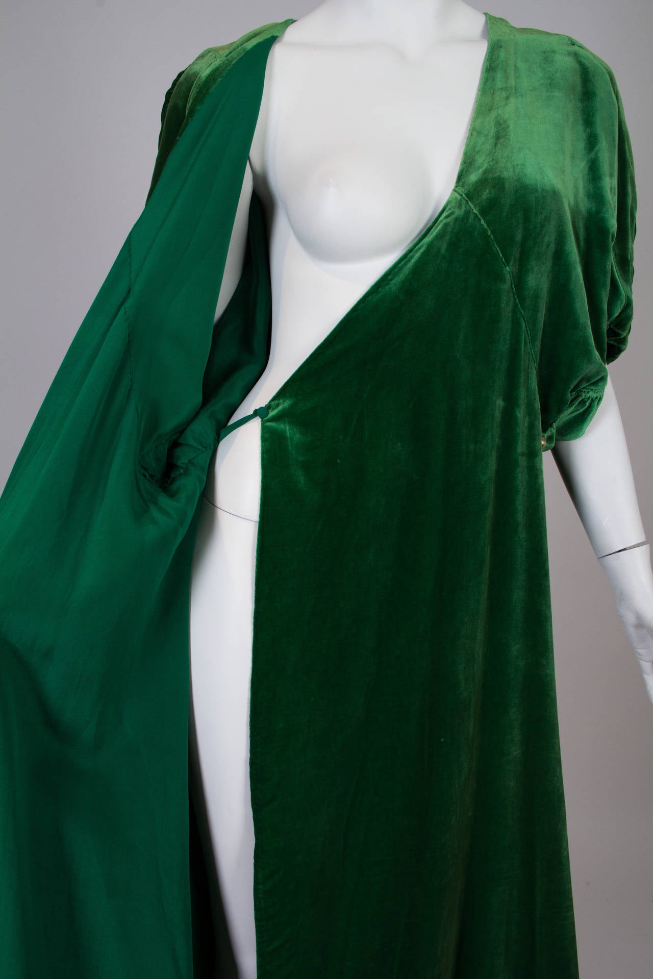 1910s Silk Velvet Pengoir in the style of Paul Poiret 3