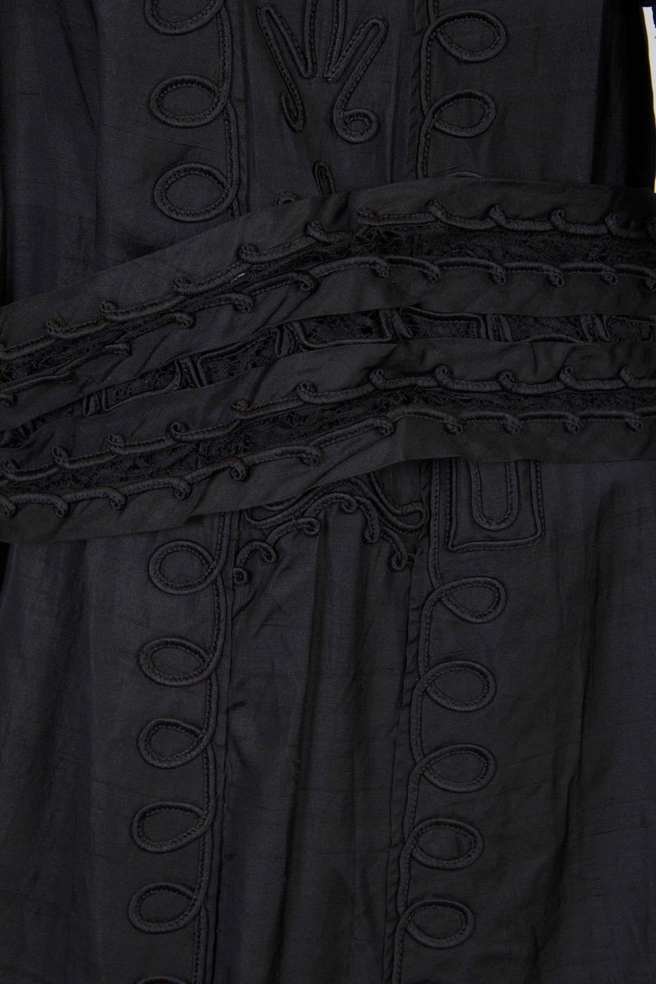 Edwardian Black Silk Dupioni & Lace Duster With Beaded Braided Trim In Excellent Condition For Sale In New York, NY