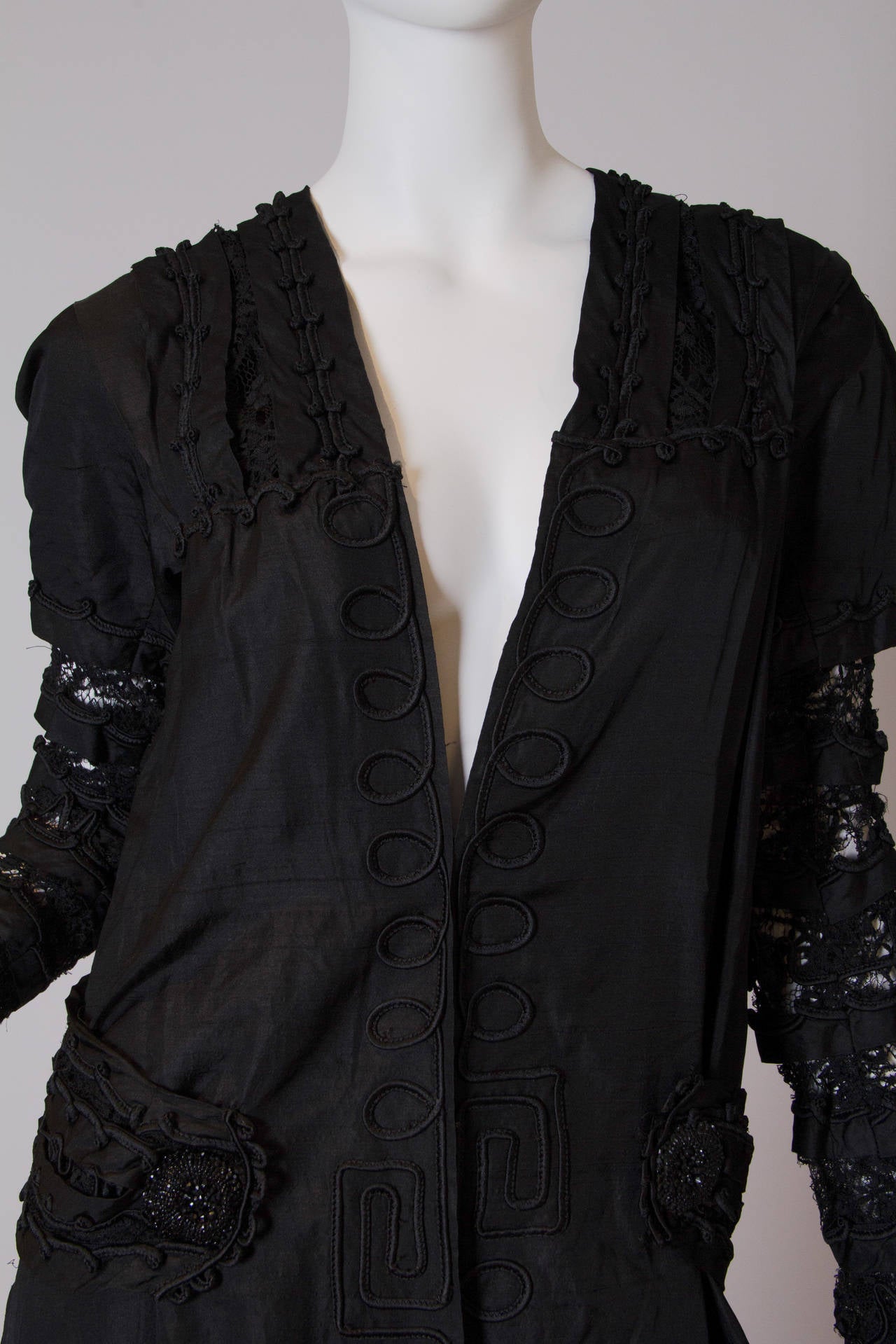 Edwardian Black Silk Dupioni & Lace Duster With Beaded Braided Trim For Sale 2