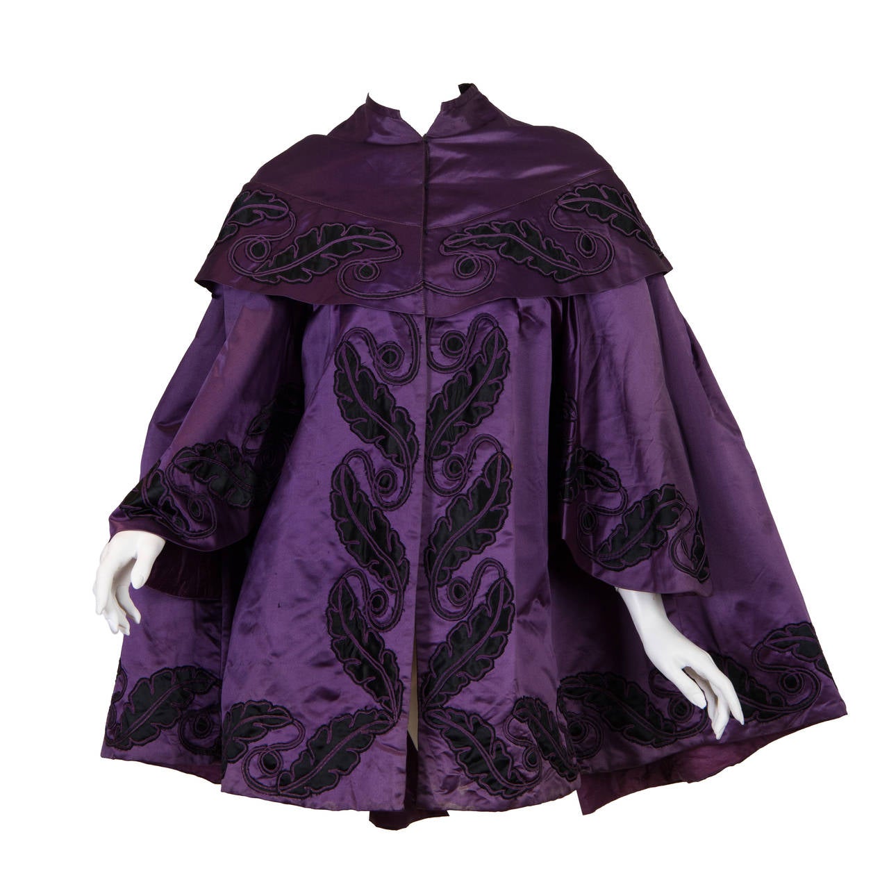 Victorian Purple & Black Silk Satin 1850-70 Cape With Hand-Quilted Lining Appli For Sale